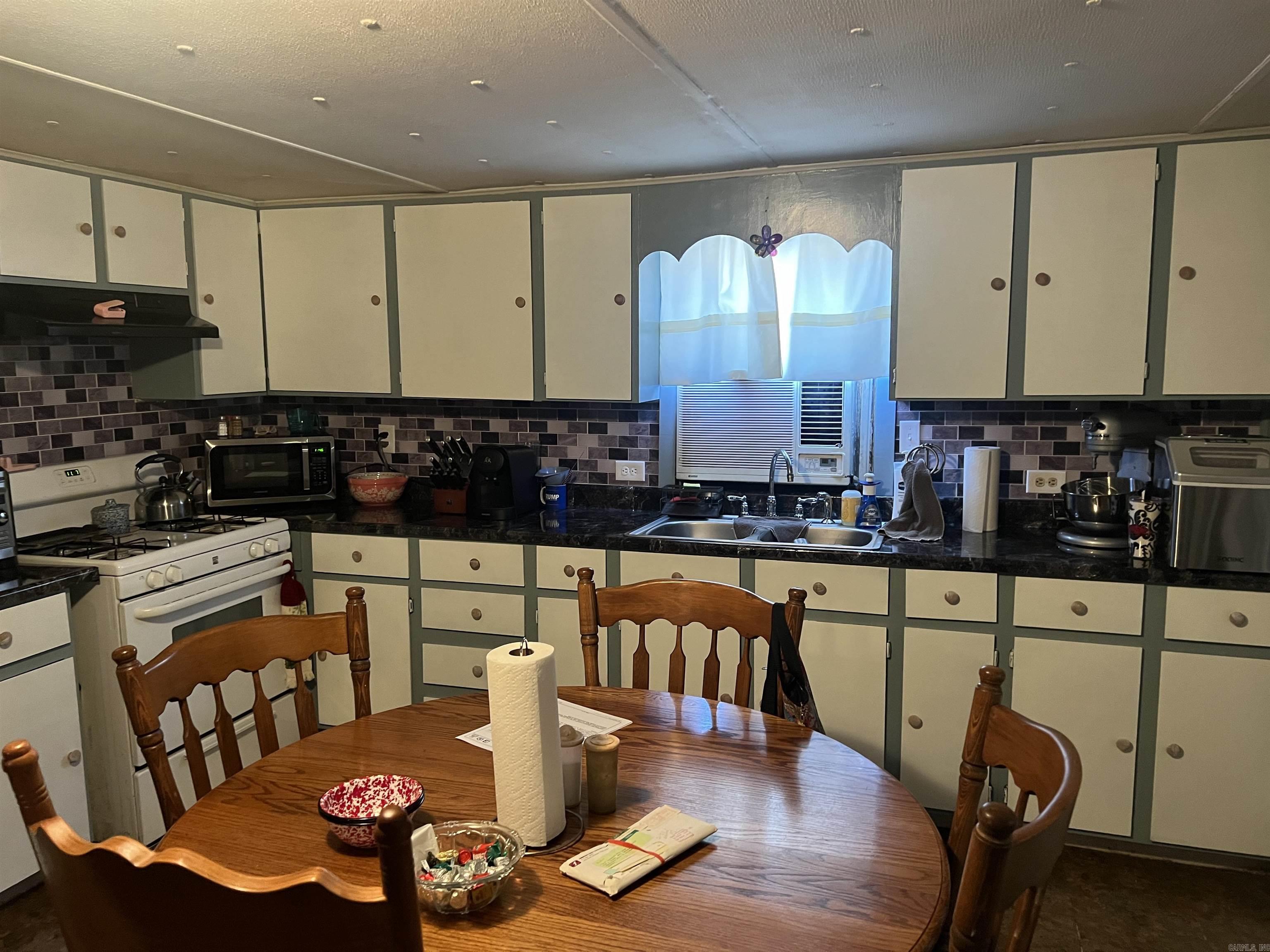 PLAINVIEW - Residential