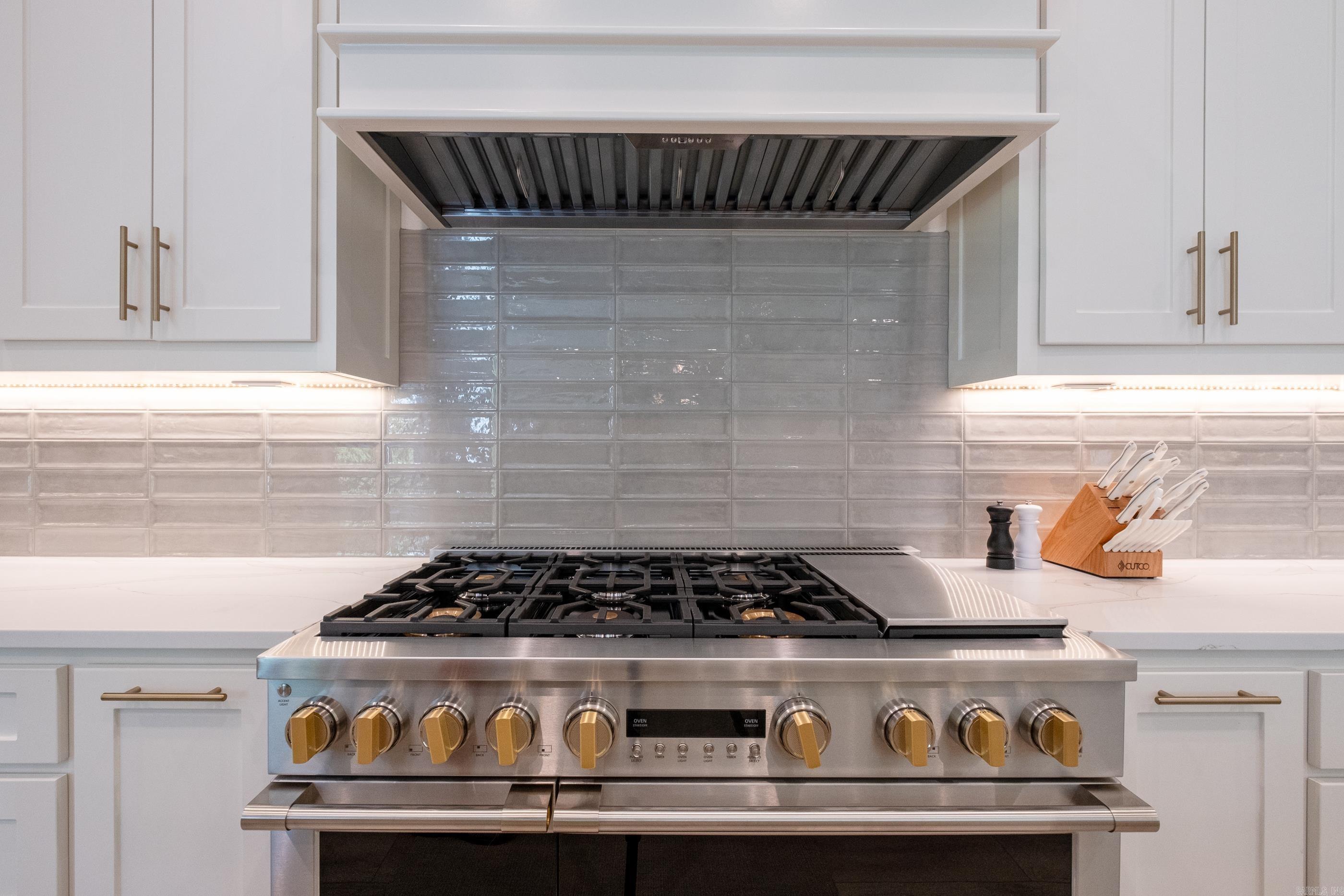 CHENAL VALLEY "FALSTONE COURT" - Residential