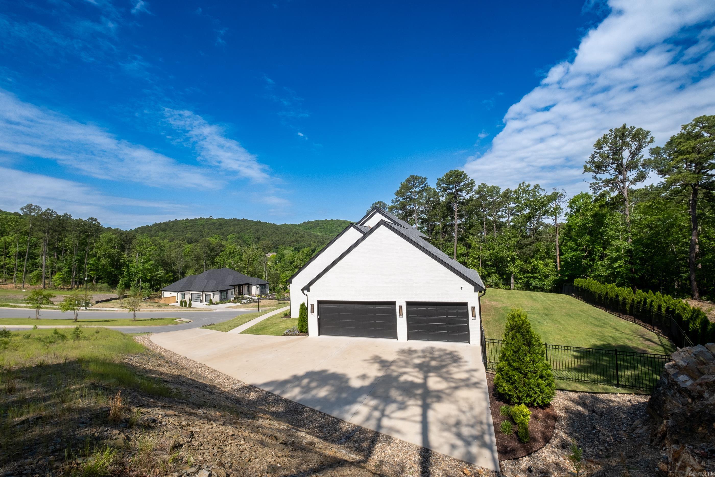 CHENAL VALLEY "FALSTONE COURT" - Residential