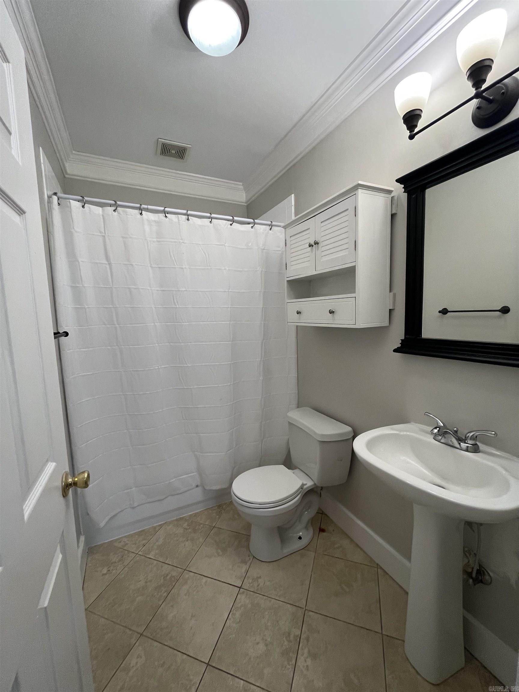 Hillcrest - Residential Lease