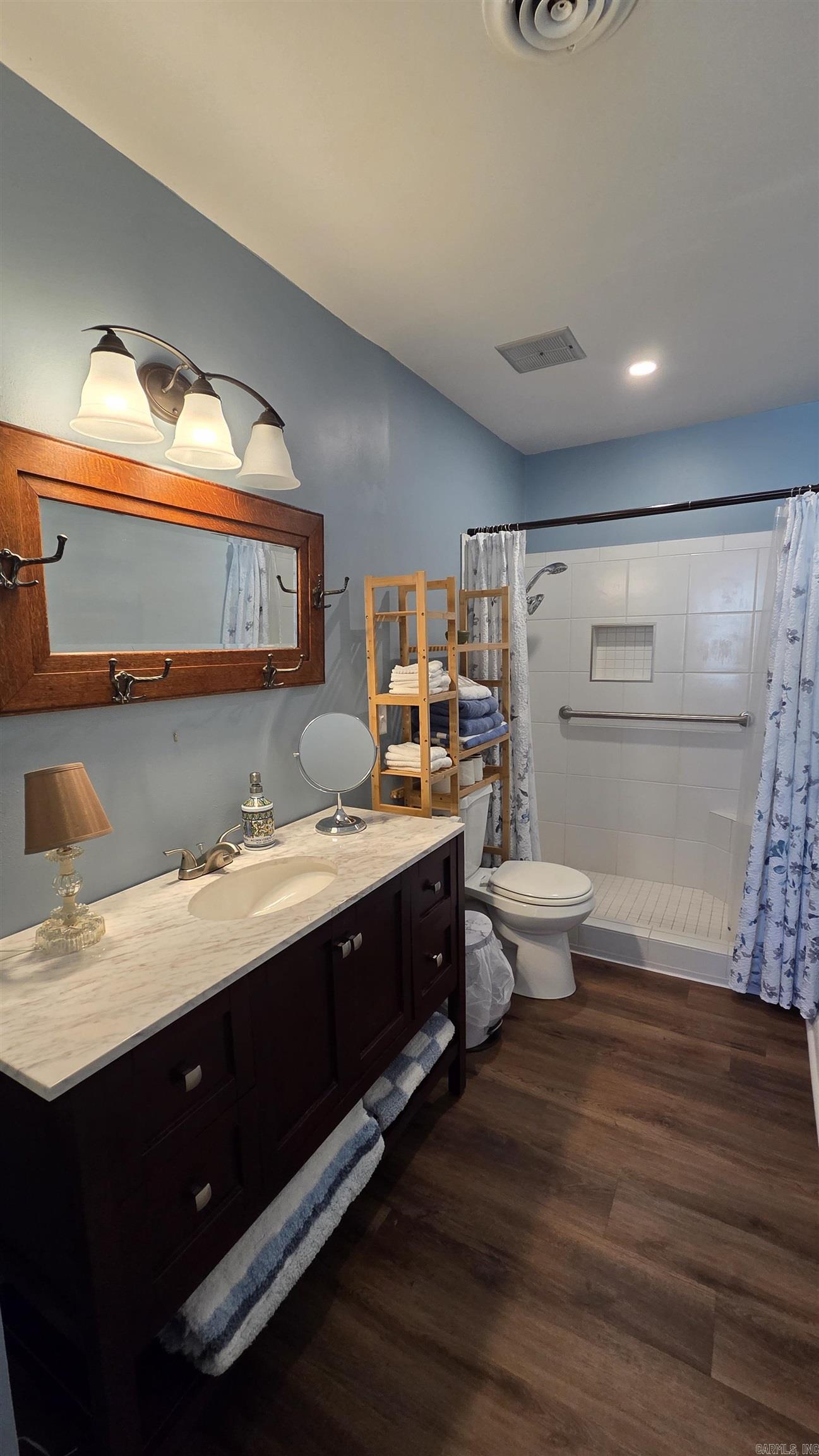 Lakewood Hills Condo - Residential