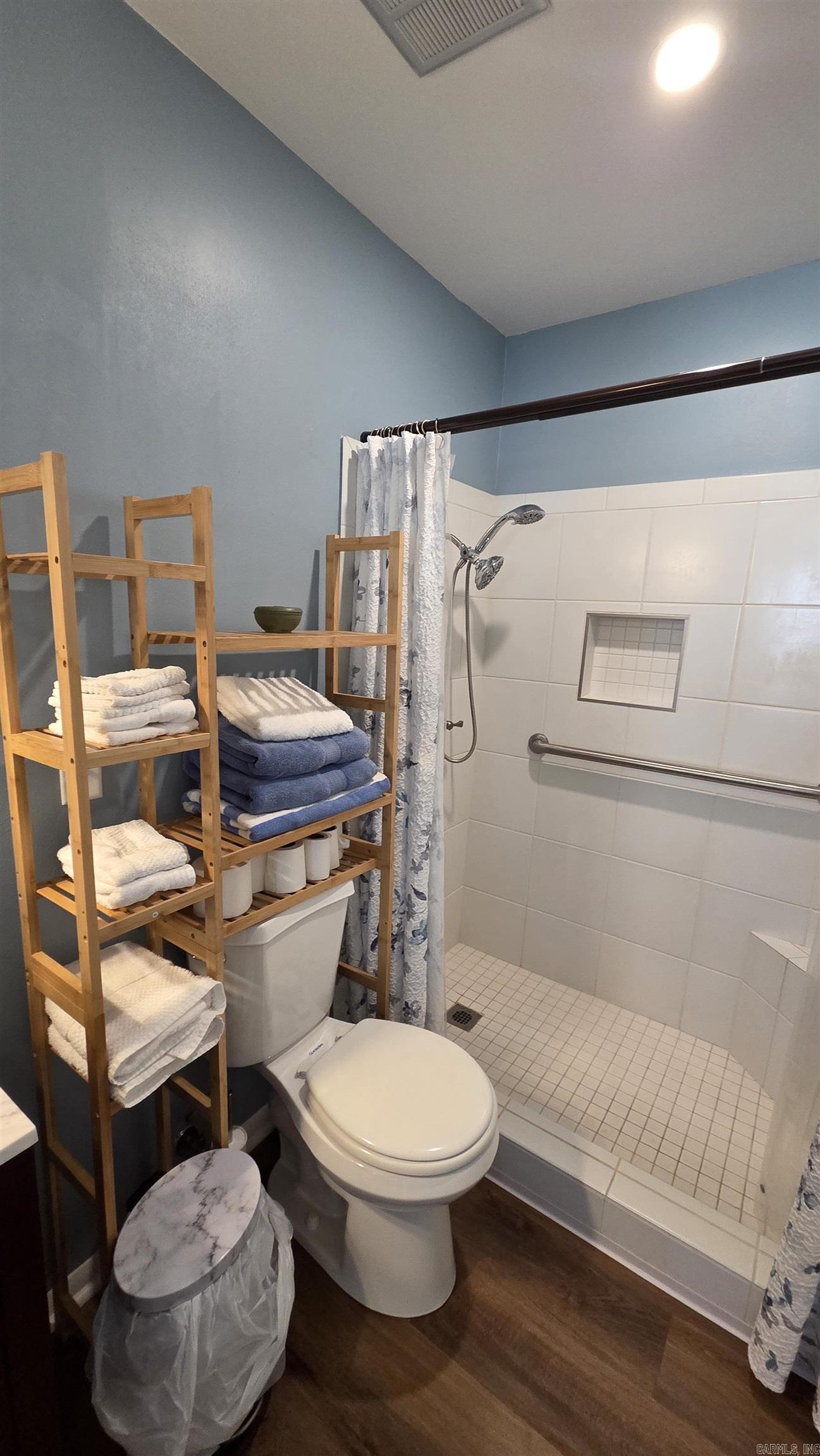 Lakewood Hills Condo - Residential