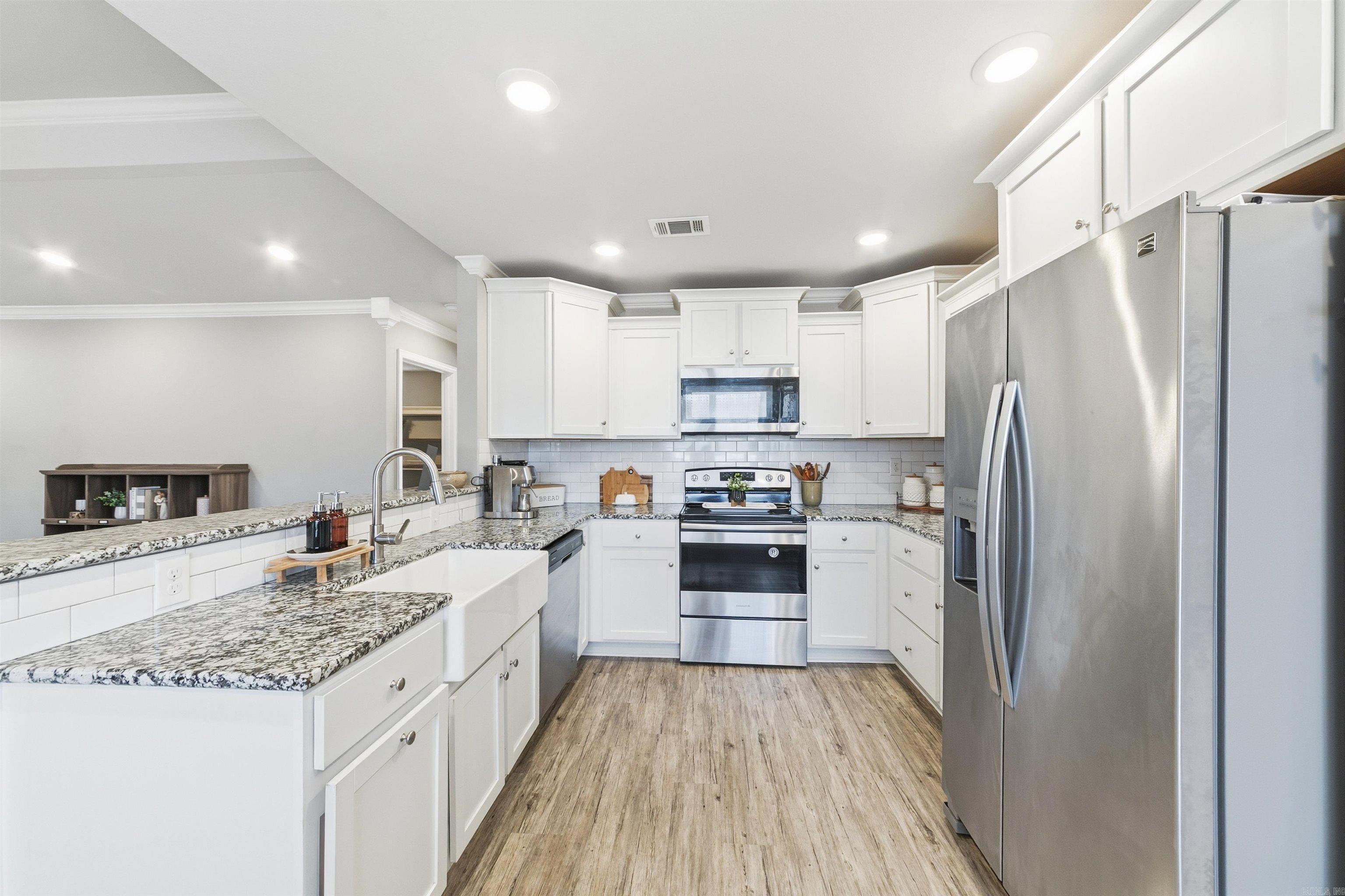 DEERFIELD ESTATES - Residential