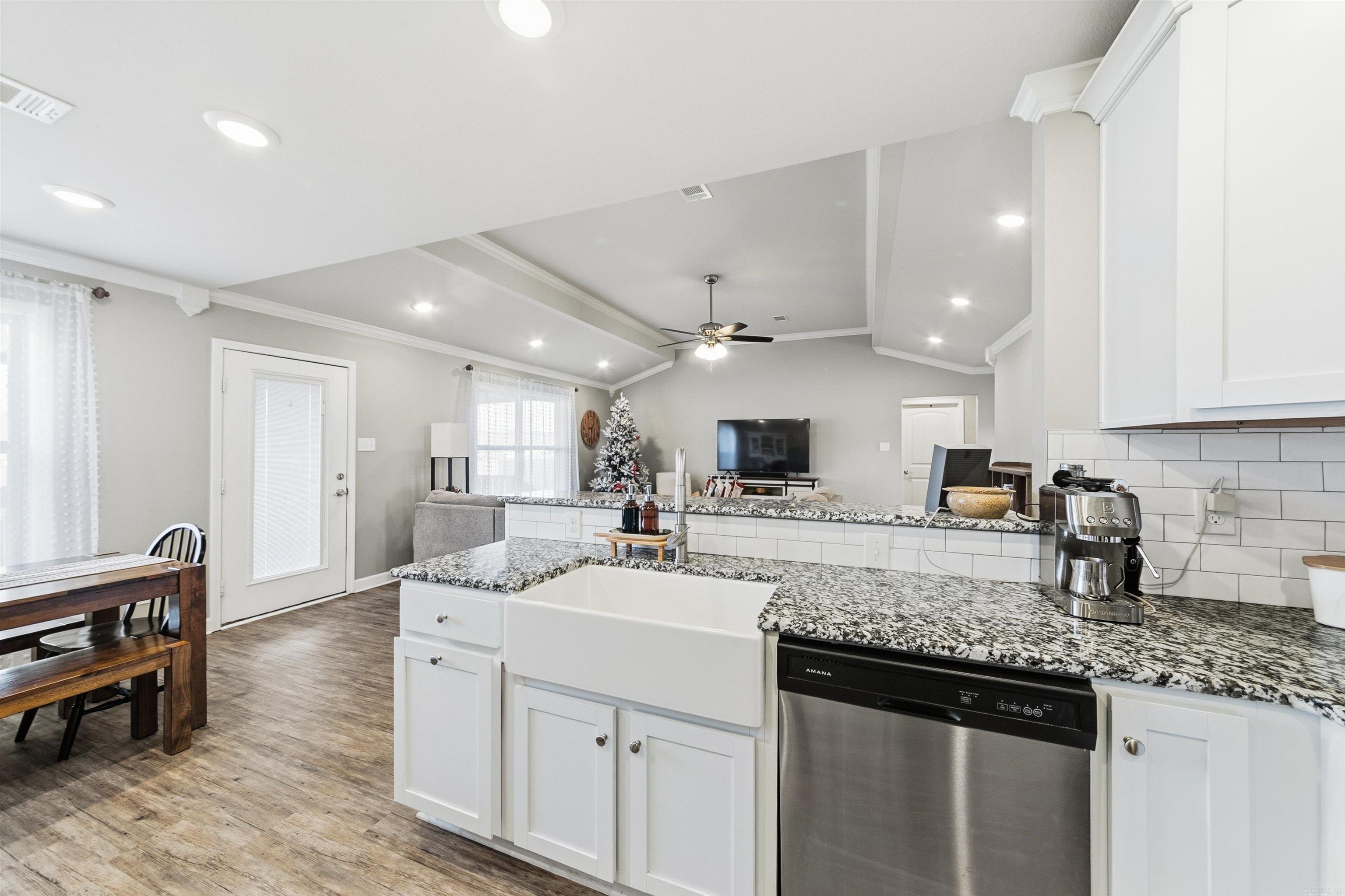 DEERFIELD ESTATES - Residential