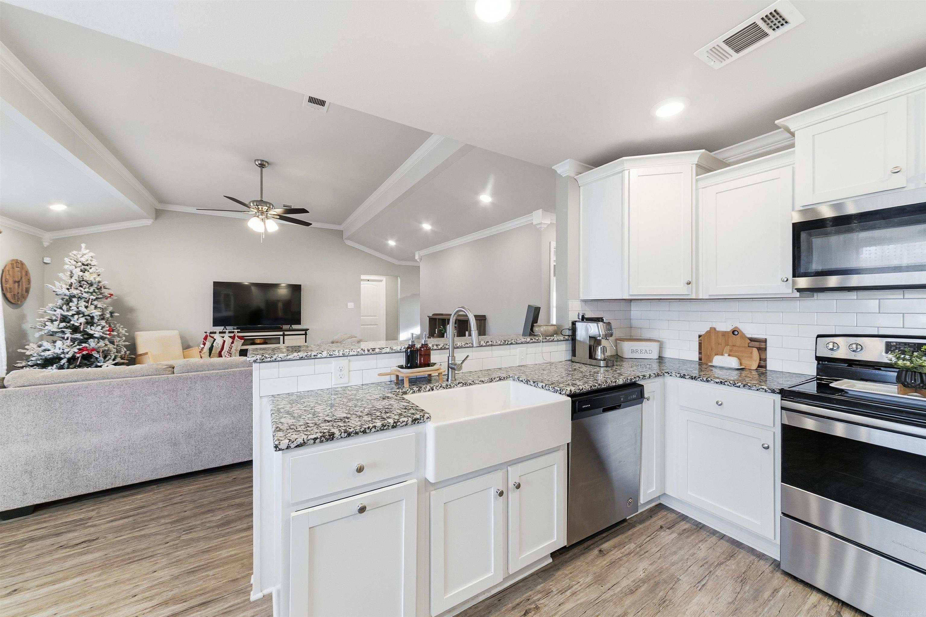 DEERFIELD ESTATES - Residential