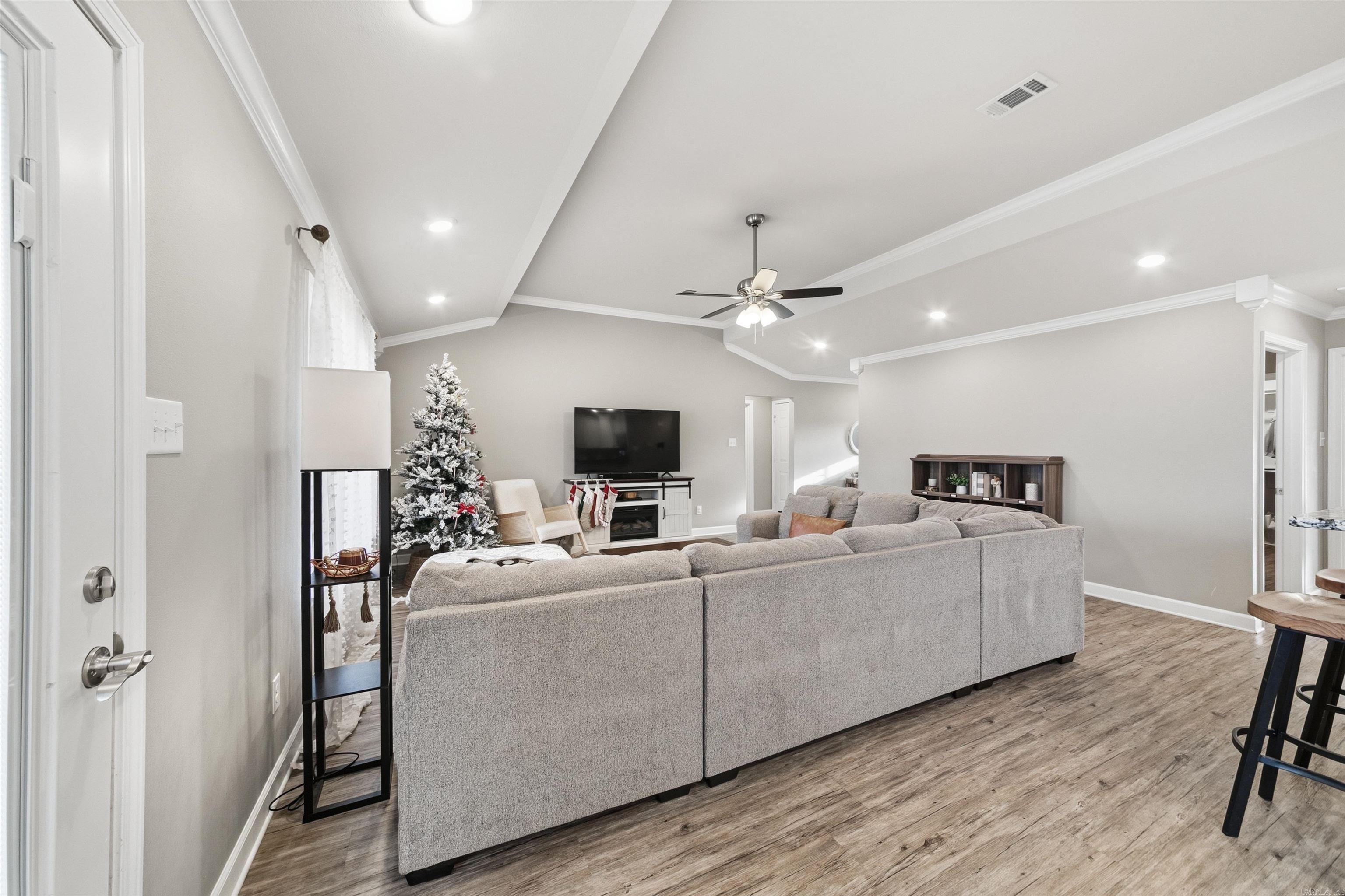 DEERFIELD ESTATES - Residential