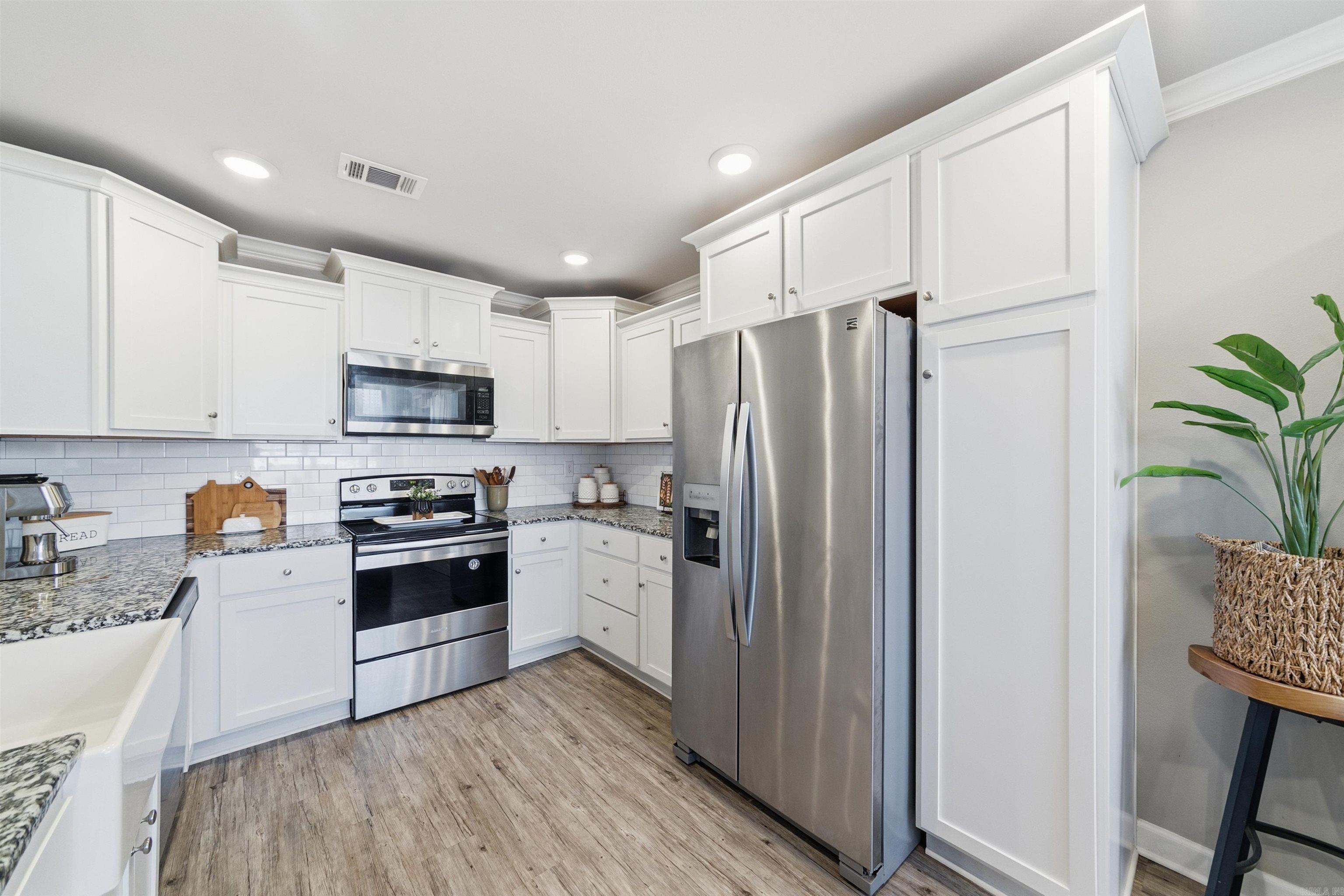 DEERFIELD ESTATES - Residential