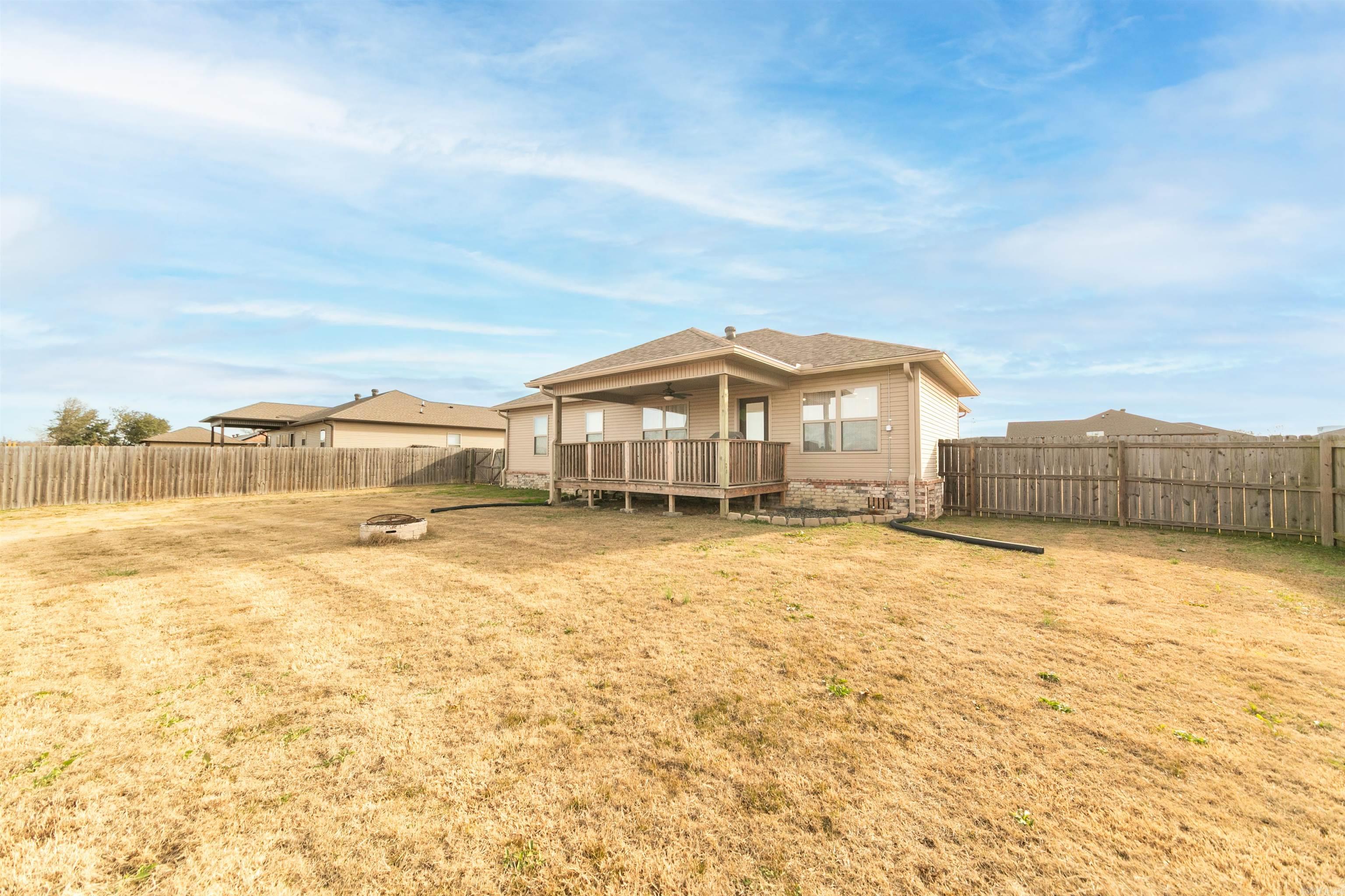 DEERFIELD ESTATES - Residential