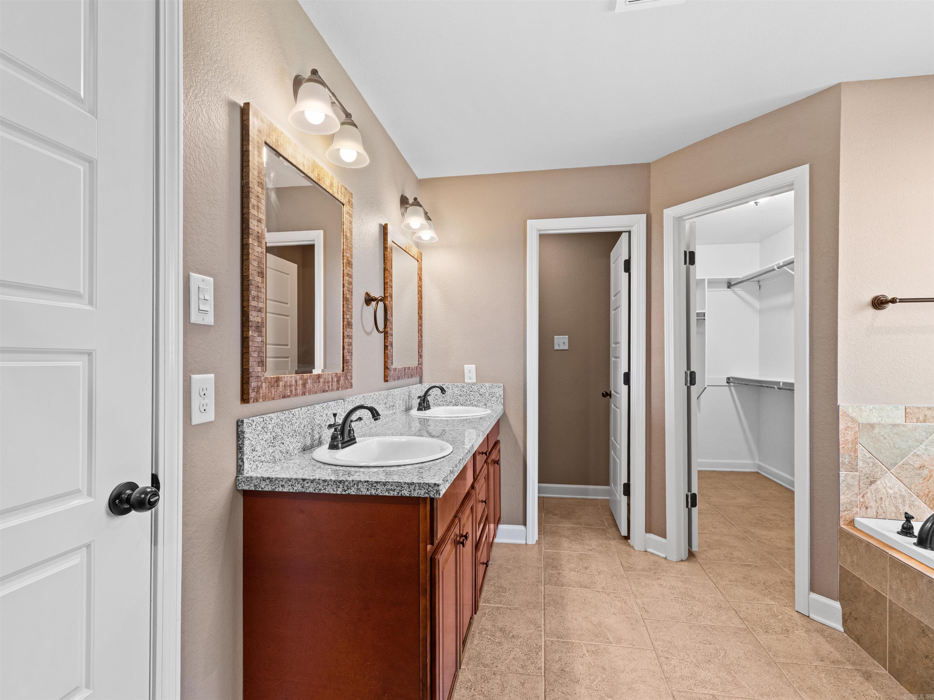 BOBWHITE - Residential