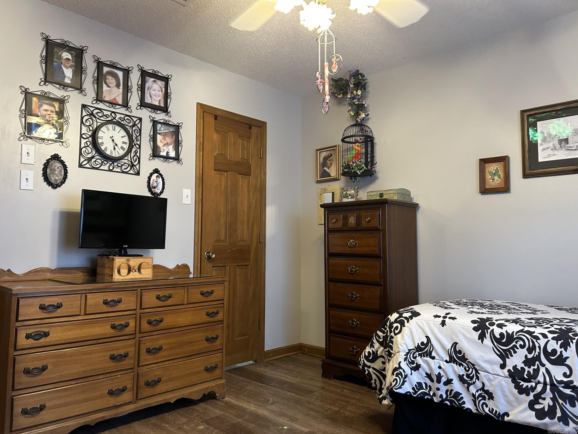 INDIAN HILLS - Residential