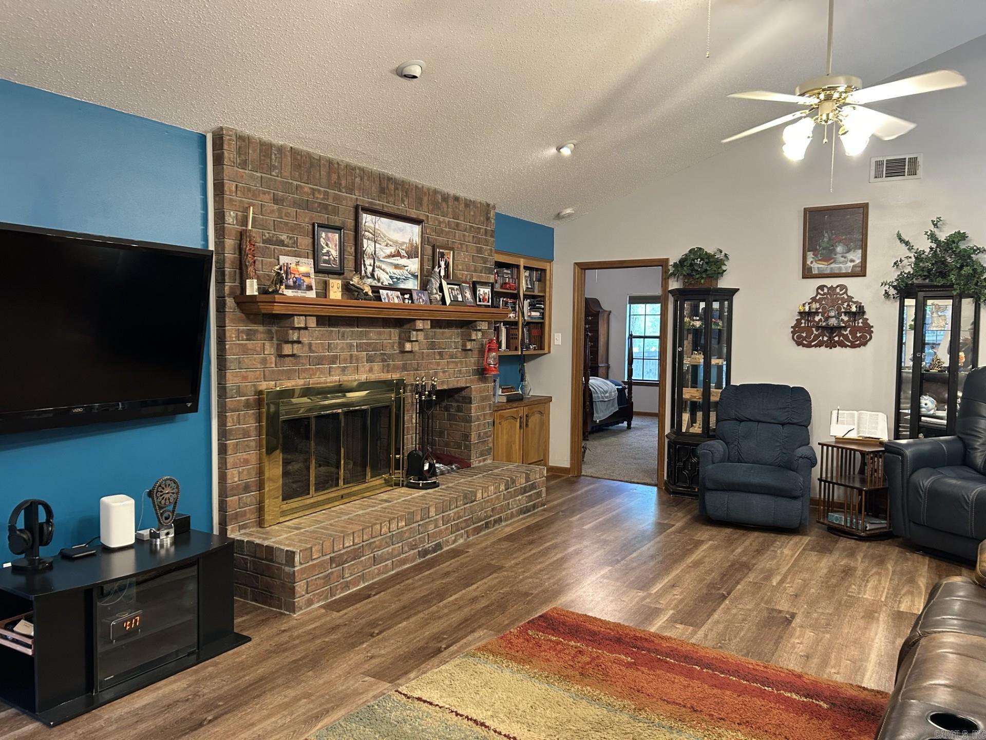 INDIAN HILLS - Residential