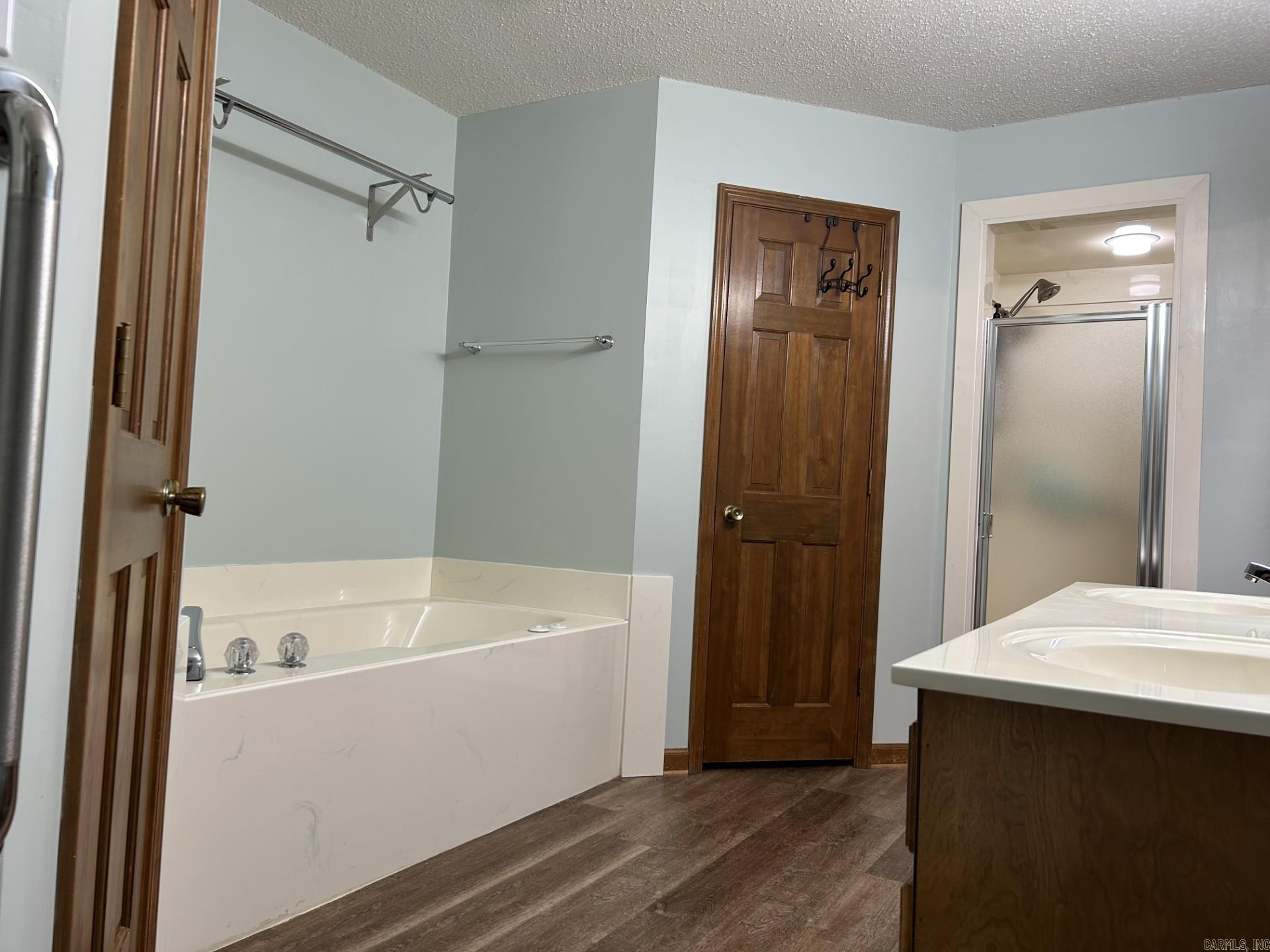 INDIAN HILLS - Residential