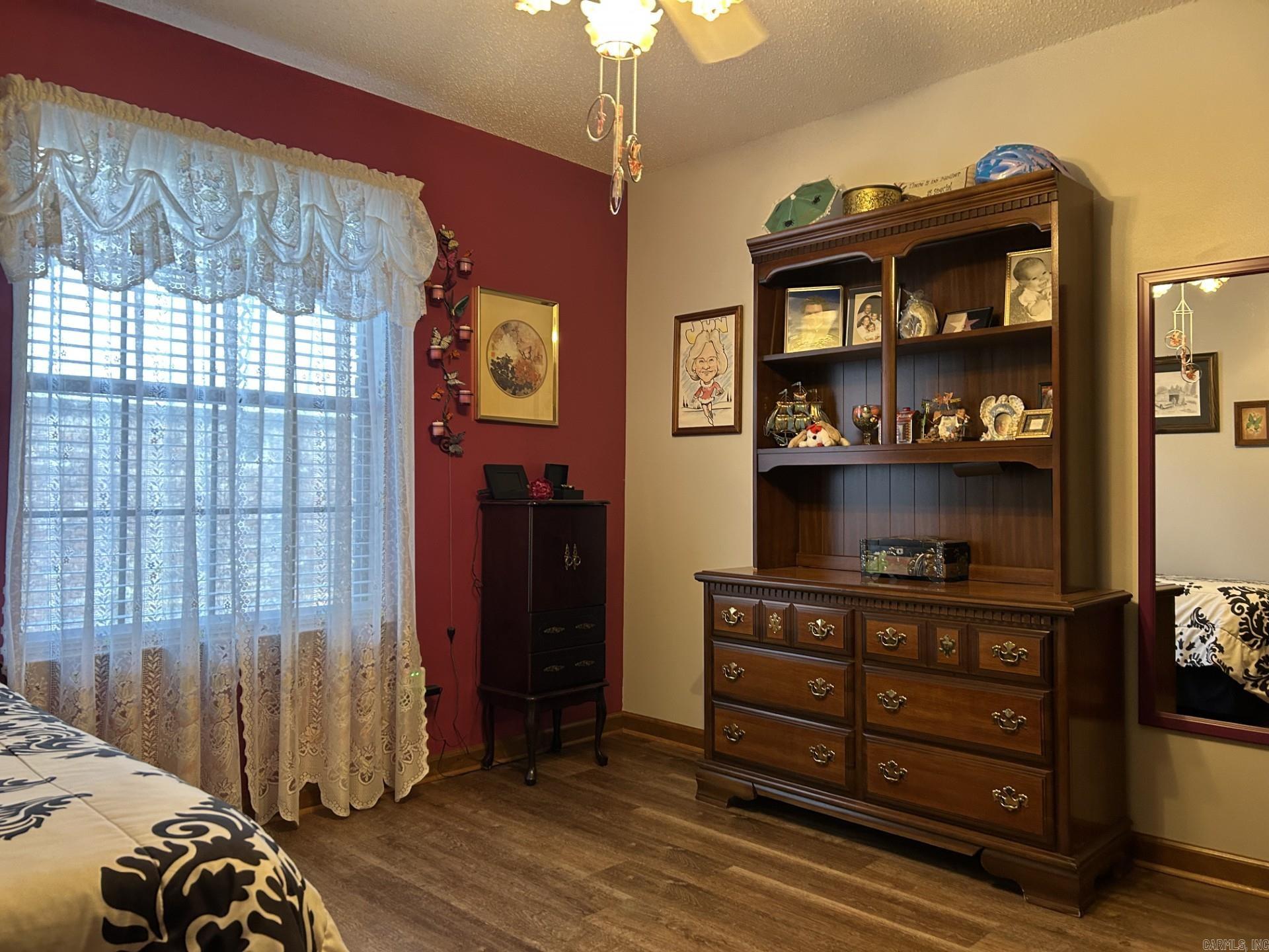 INDIAN HILLS - Residential