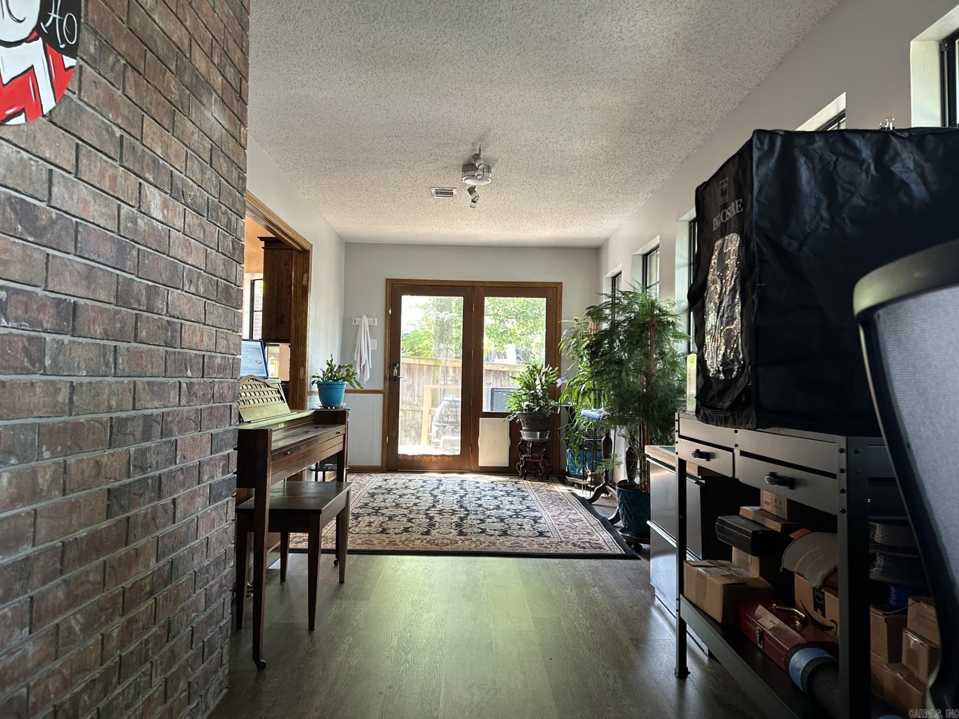 INDIAN HILLS - Residential