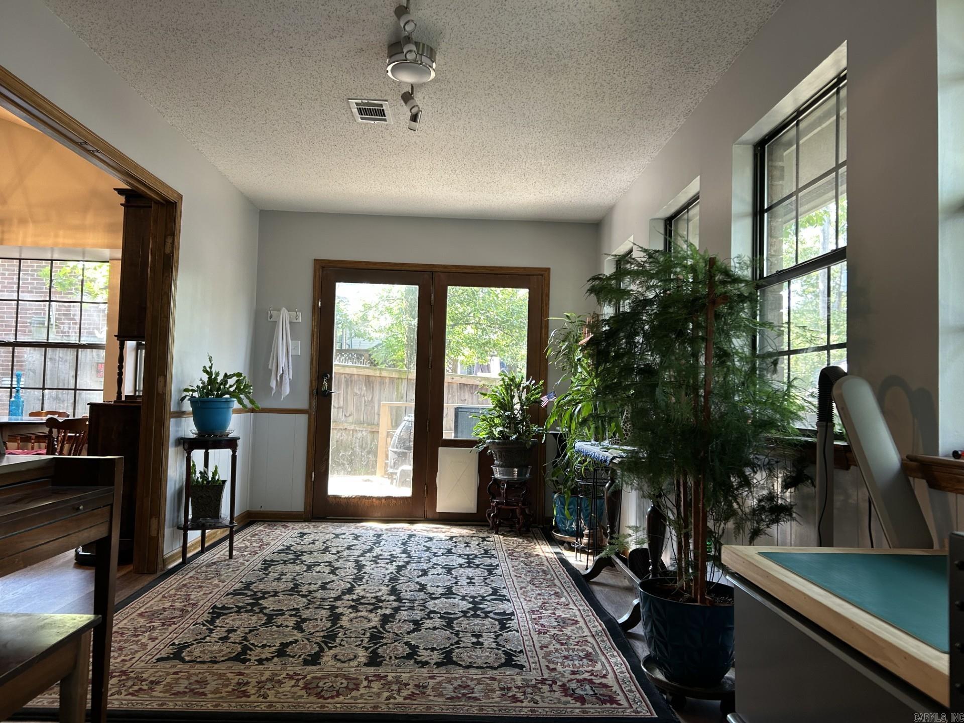 INDIAN HILLS - Residential