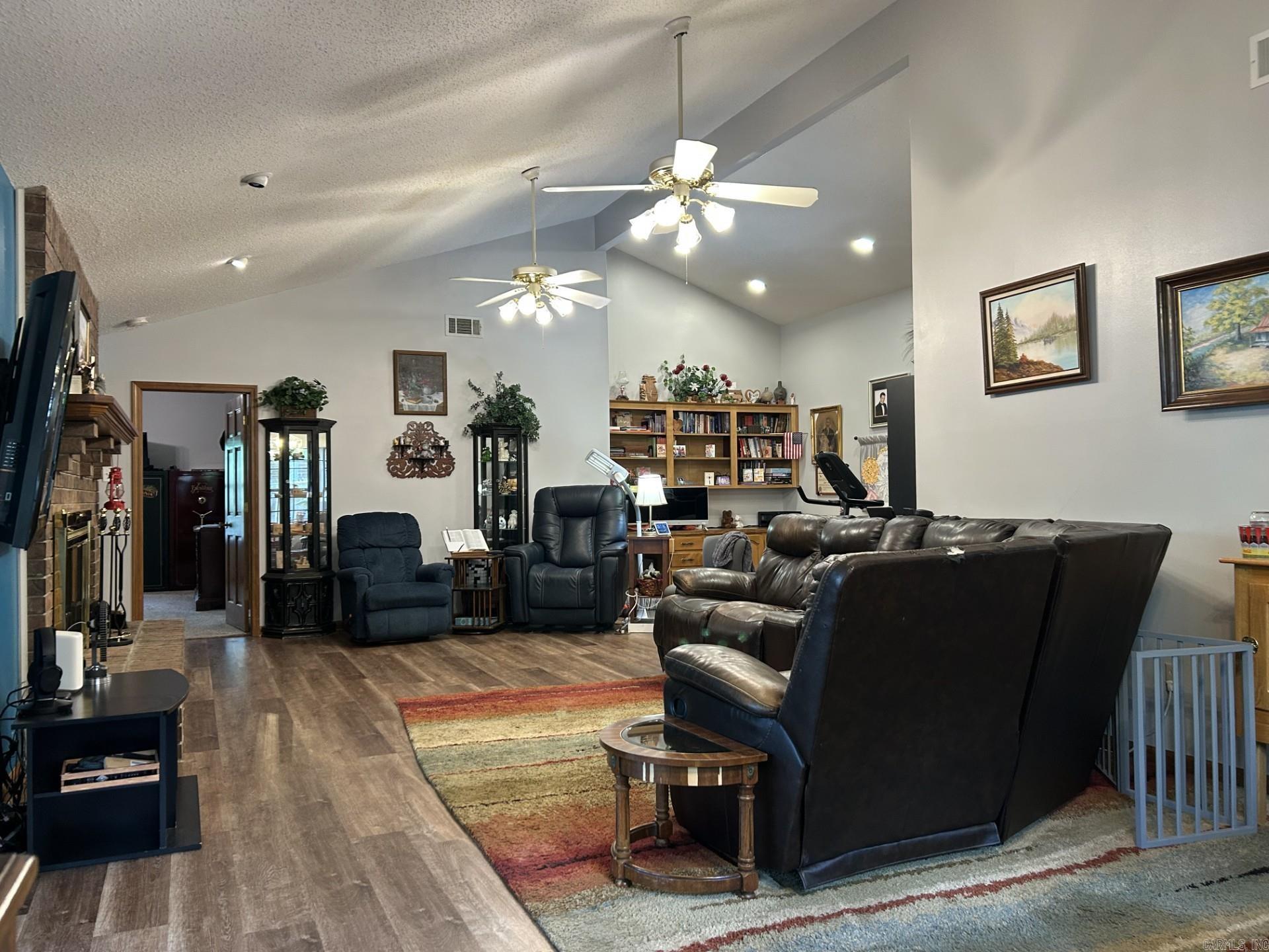 INDIAN HILLS - Residential