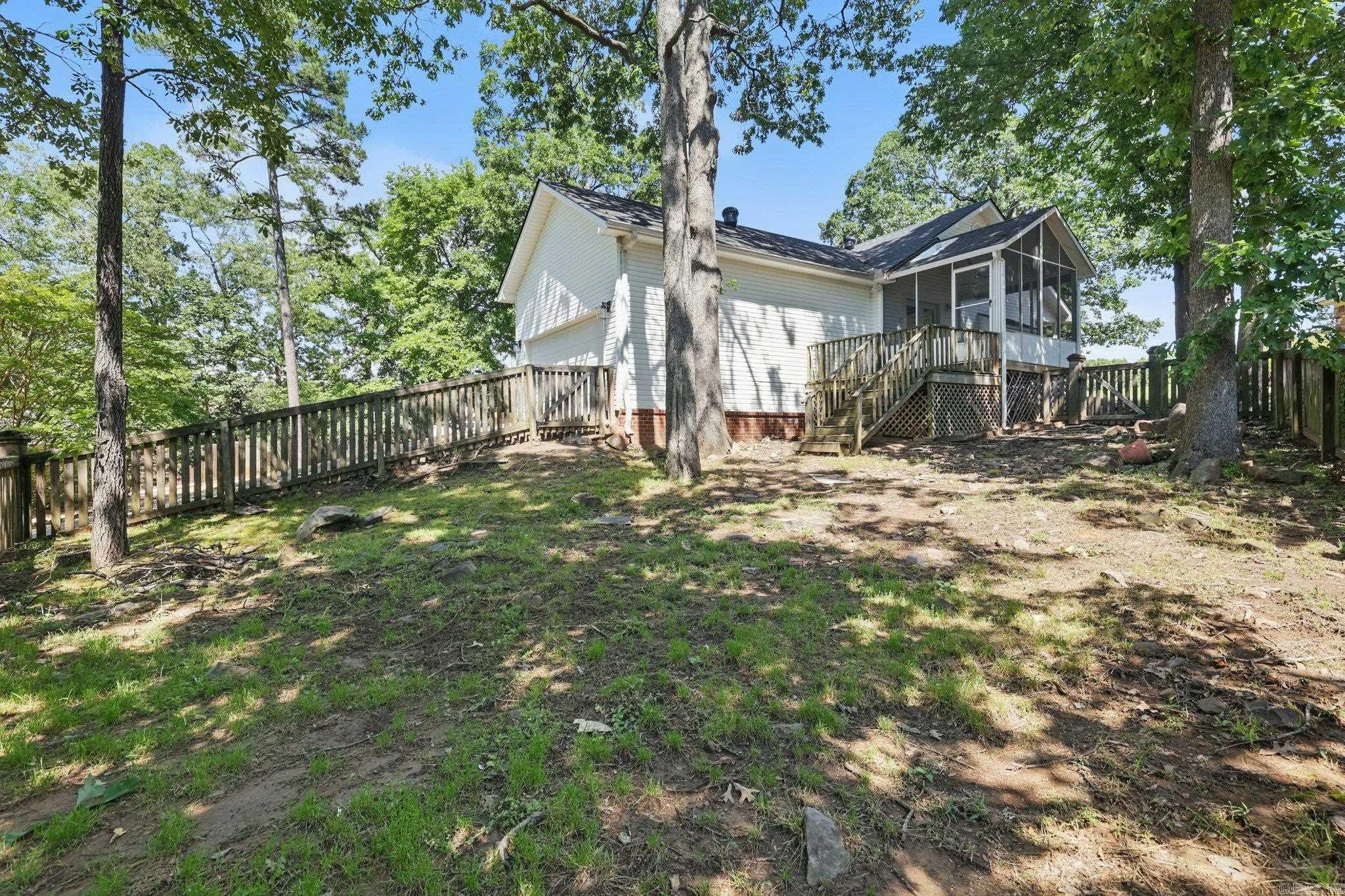 GOLDEN OAKS SUB - Residential