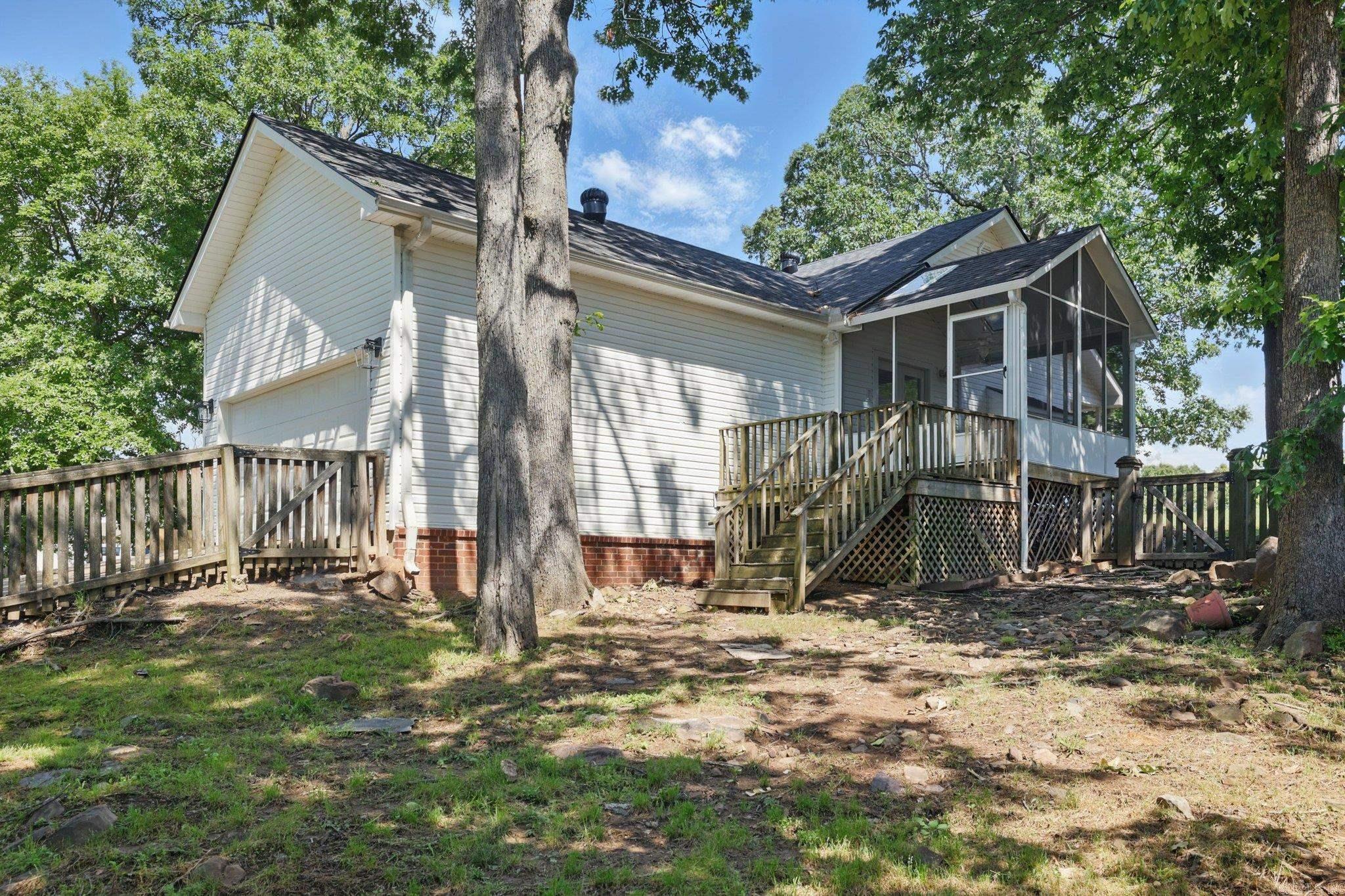 GOLDEN OAKS SUB - Residential