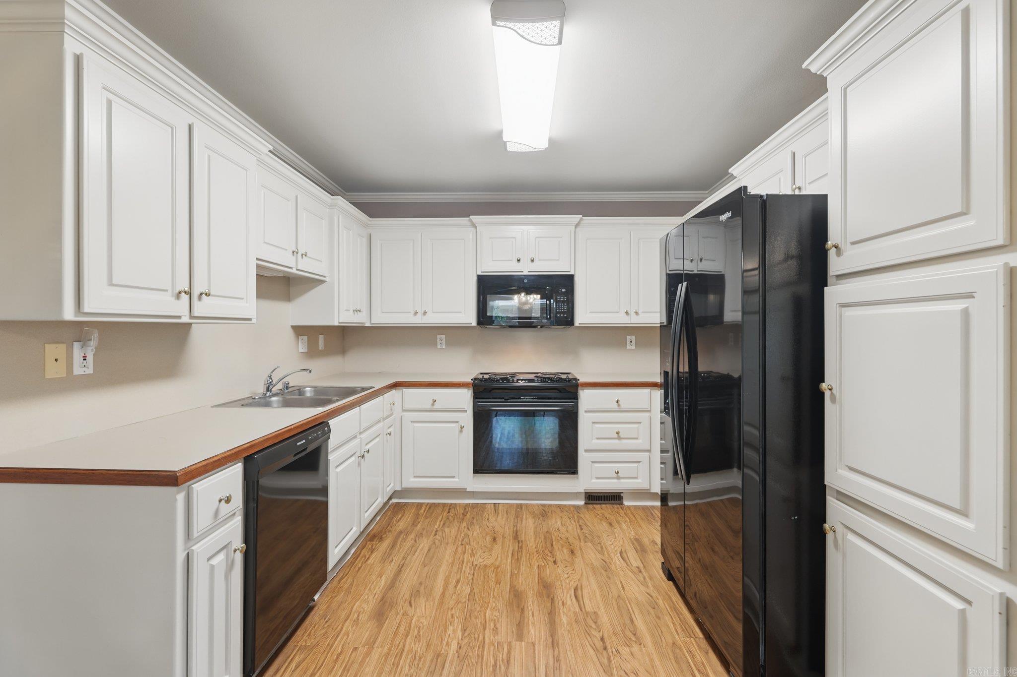 GOLDEN OAKS SUB - Residential