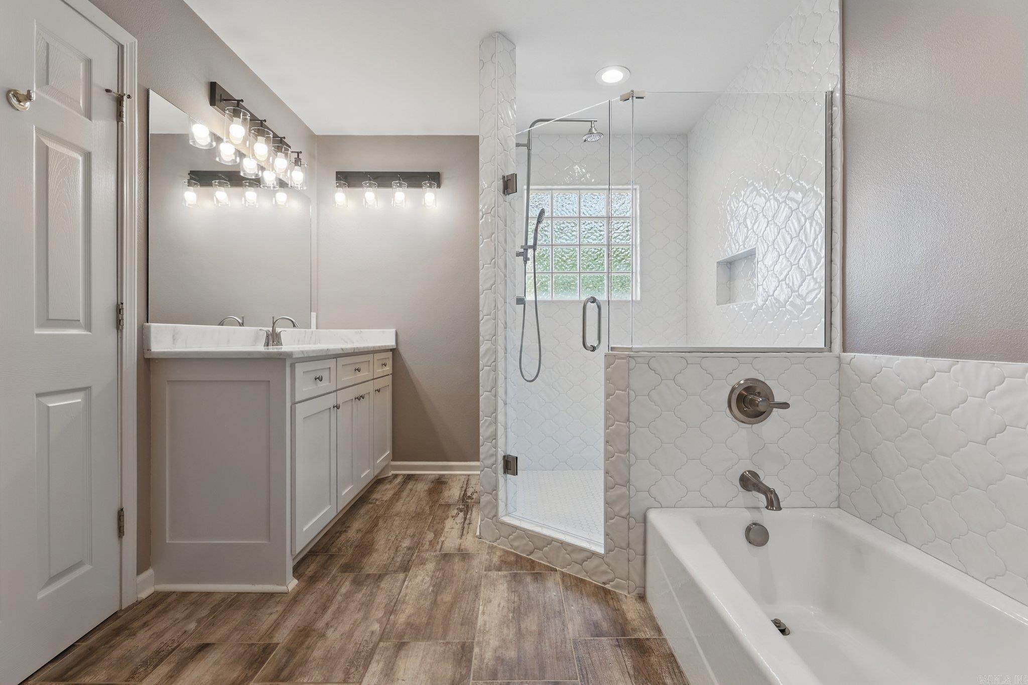 GOLDEN OAKS SUB - Residential