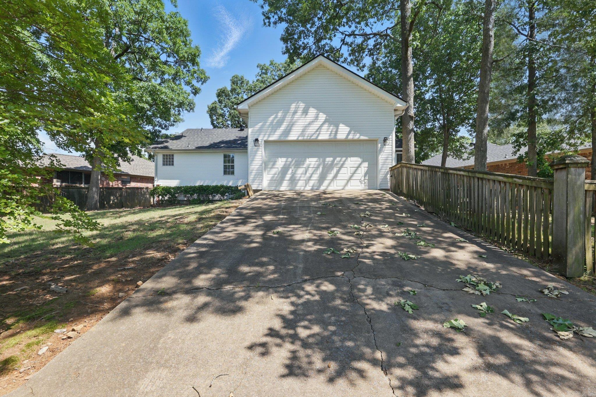 GOLDEN OAKS SUB - Residential