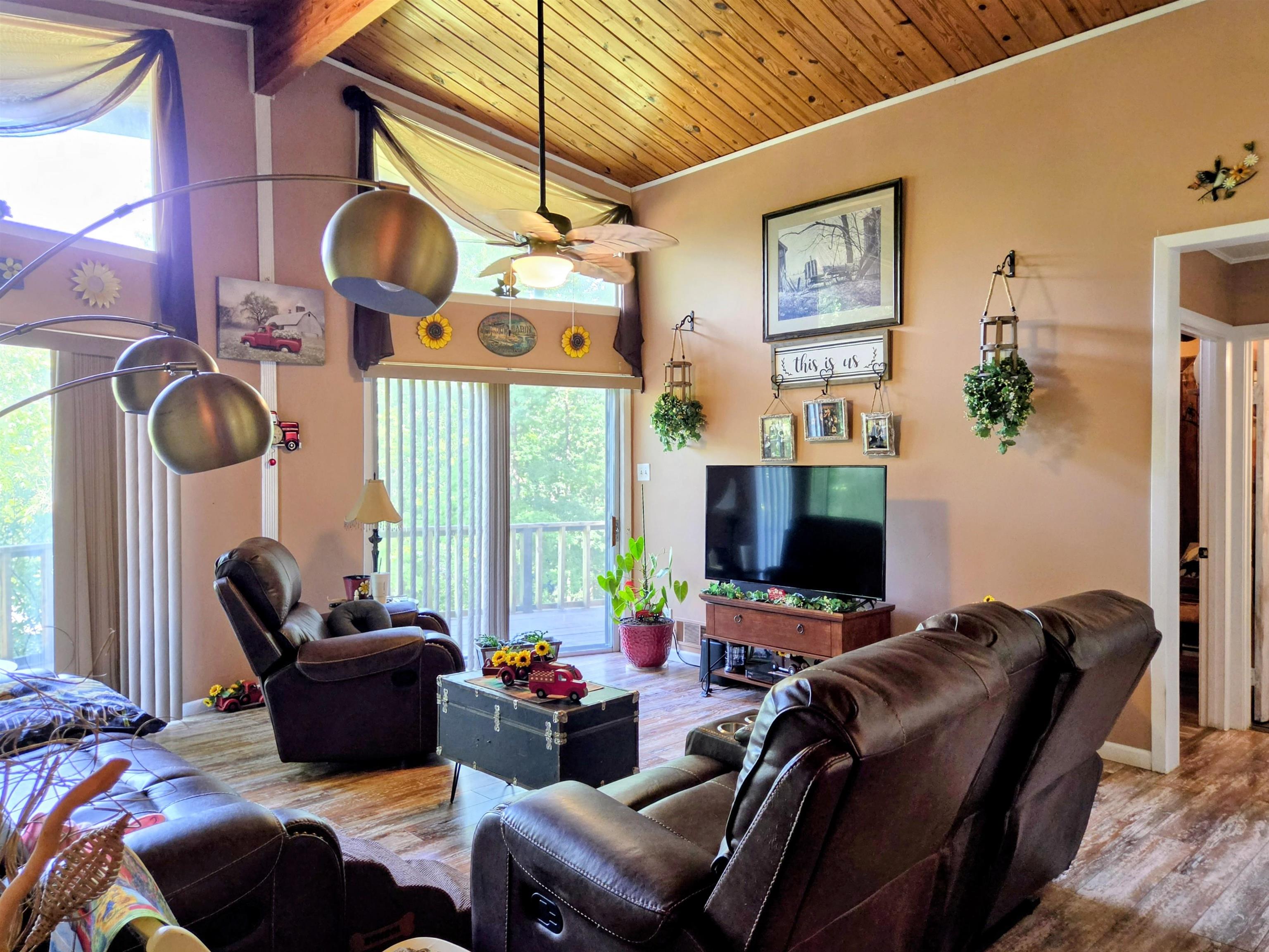 THUNDERBIRD - Residential
