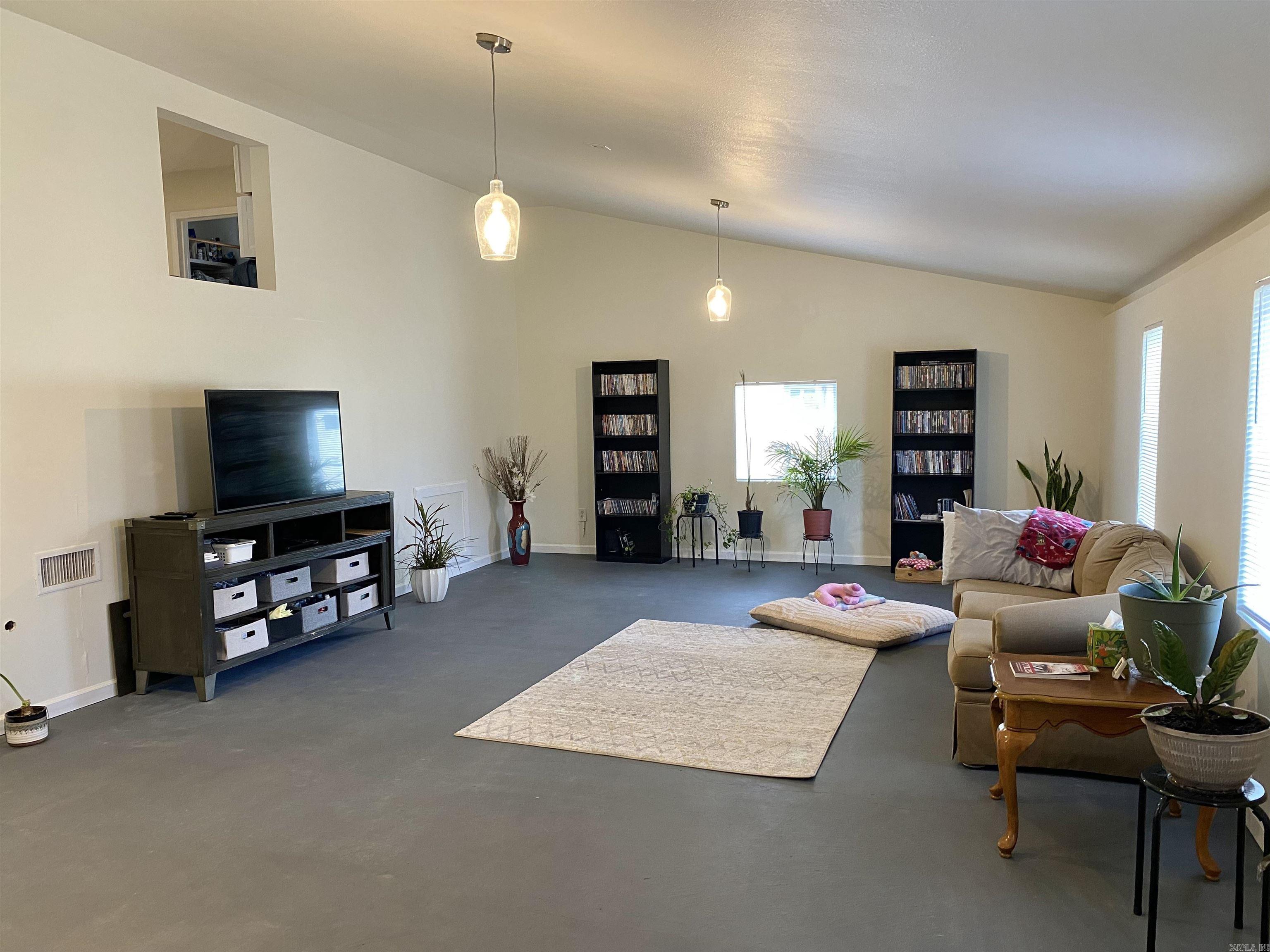 GREEN VALLEY ACRES - Residential