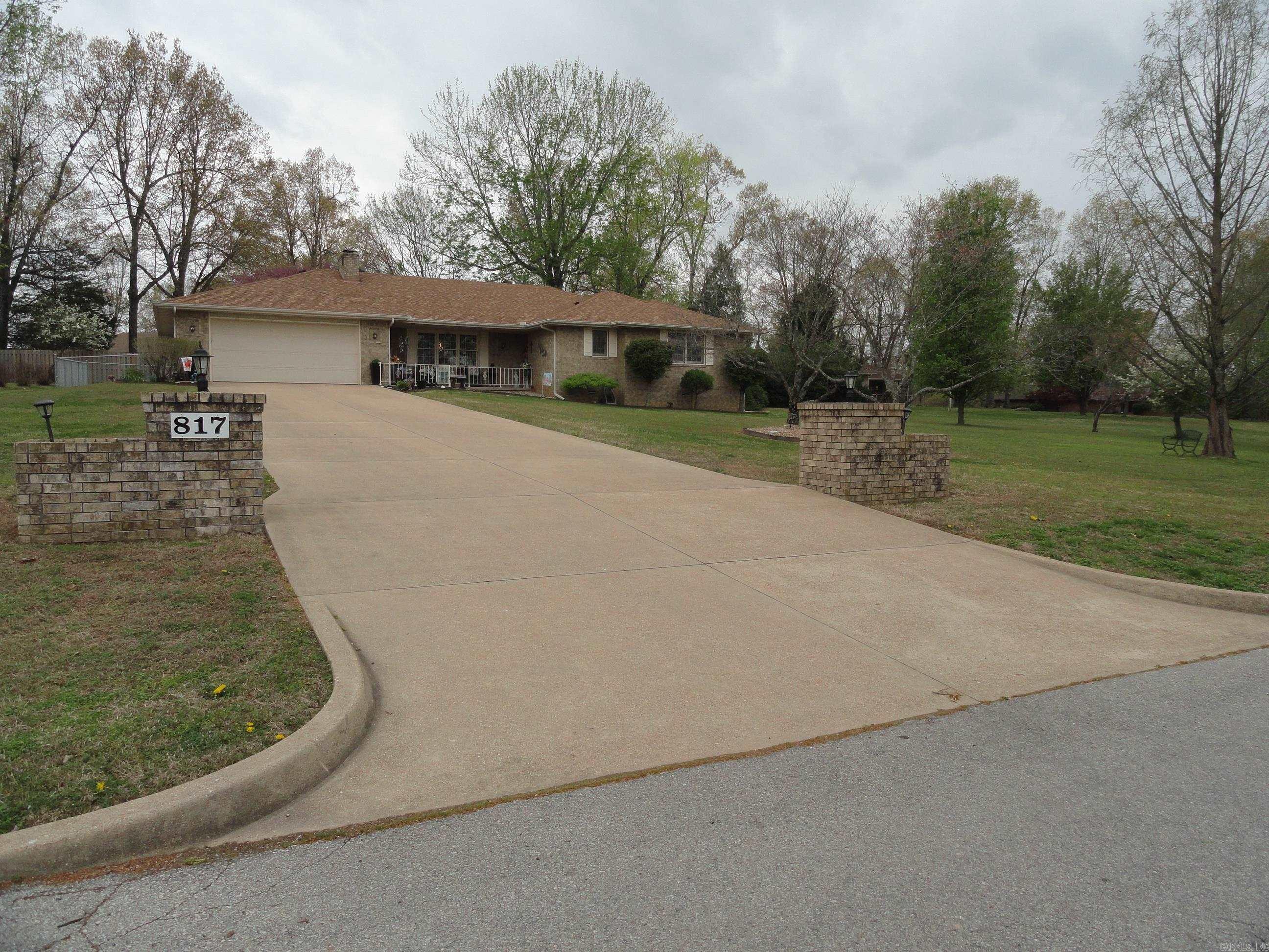 Welcome to your next home sweet home! Beautiful 3 Bed, 2.5 Bath Home in a Quiet, Established Subdivision – Just Minutes from Town & Lake Life. This charming home offers 2,315 sq. ft. of comfortable living space, nestled on a 0.64-acre lot in a peaceful, well-kept neighborhood surrounded by other beautiful homes. Attached 2-Car Garage for convenience and storage. Manicured Yard with mature shade trees and lush landscaping. Covered Patio – perfect for morning coffee or evening gatherings. Outside Storage Building for tools, lawnmower & seasonal gear. Chain-Link Fenced Dog Run – ideal for pet lovers. Quiet Subdivision with a welcoming community atmosphere. This home offers the perfect blend of peaceful suburban living with quick access to outdoor adventure and town amenities. Whether you're relaxing under the shade trees or heading out to the lake for the day, this one might check all the boxes. Only 3.5 miles to the hospital and 5 miles to Walmart – close to all essentials! Just 5.5 miles or 8 min to Norfork Lake Pigeon Creek boat launch for fishing, boating, skiing, scuba diving & camping on one of the cleanest, clearest lakes in Arkansas!