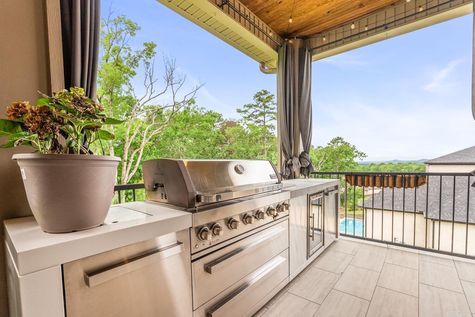 CHENAL VALLEY "FALSTONE COURT" - Residential