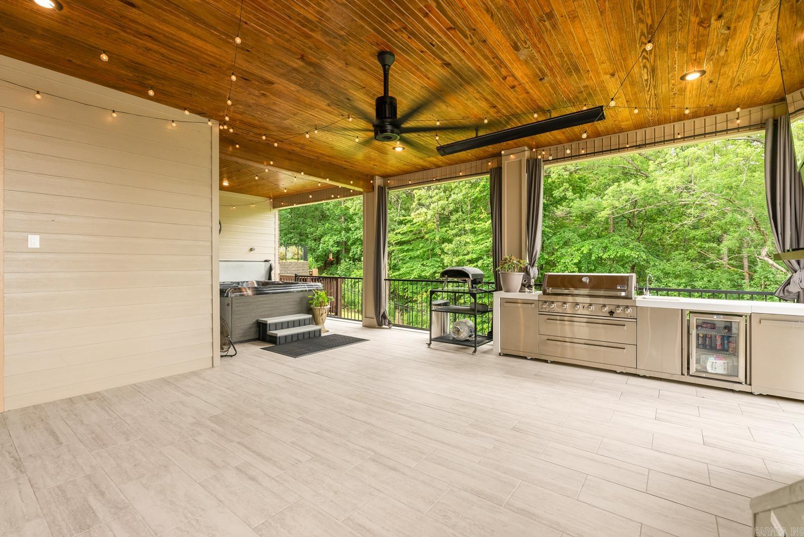 CHENAL VALLEY "FALSTONE COURT" - Residential