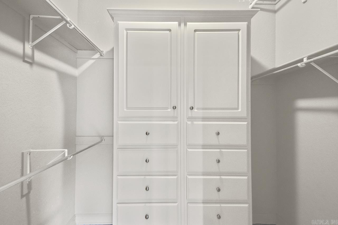 SHADOW CREEK - Residential