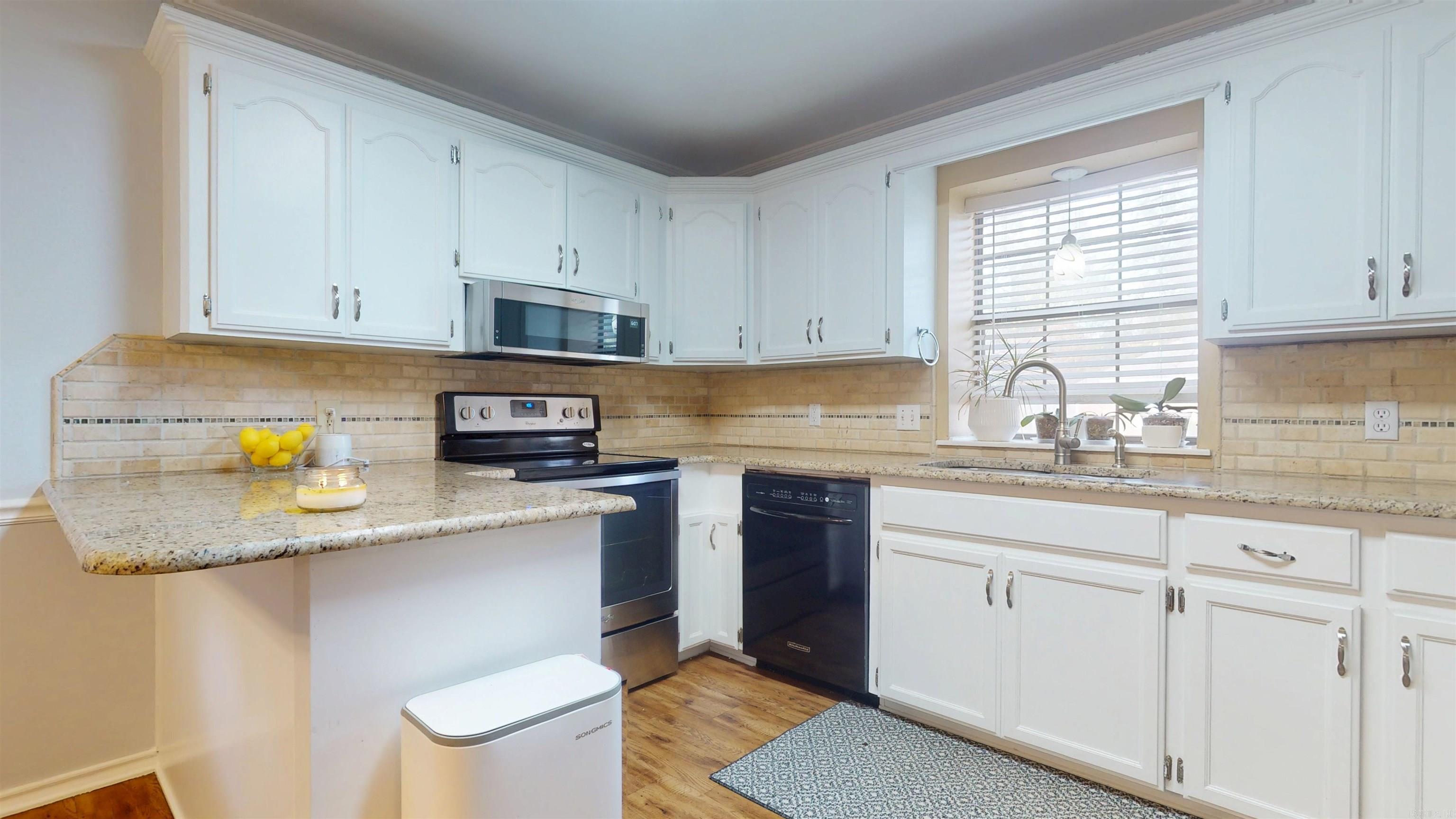 WOODLINE SUBD - Residential