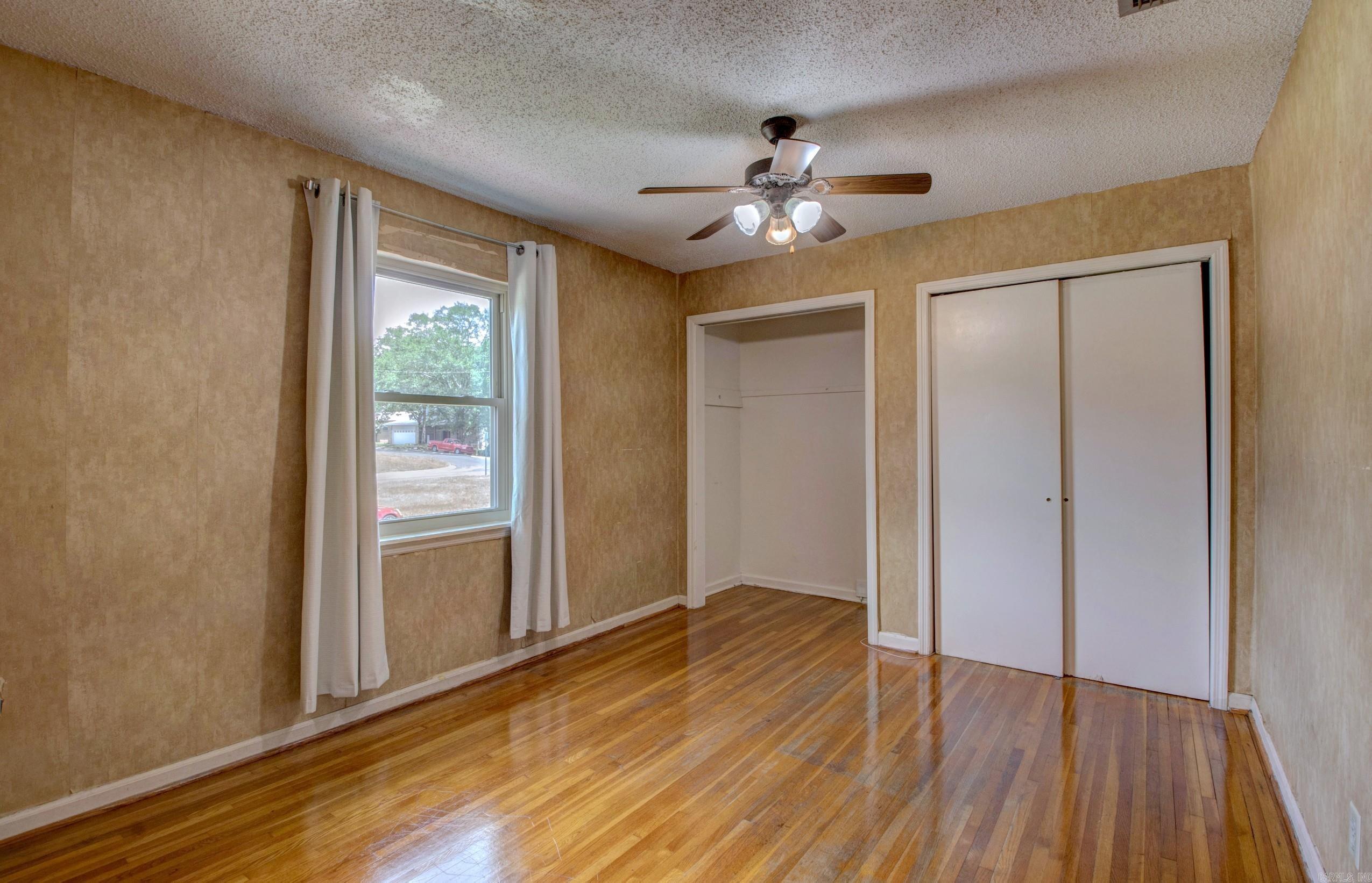 NORTH HILLS MANOR - Residential