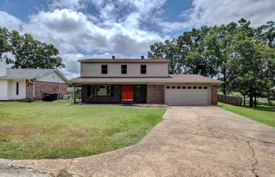 Lovely Home in the North Hills Manor Addition of Sherwood! This home is well maintained and move-in ready! Home features all NEW thermo windows, new siding, new gutters, new roof, new HVAC, new patio cover and new oven all less than 5 years old! Home offers 4 bedrooms and 2 full baths. With two living areas and one bed room and a full bath downstairs. Huge fully fenced back yard! Call today and schedule your private showing!