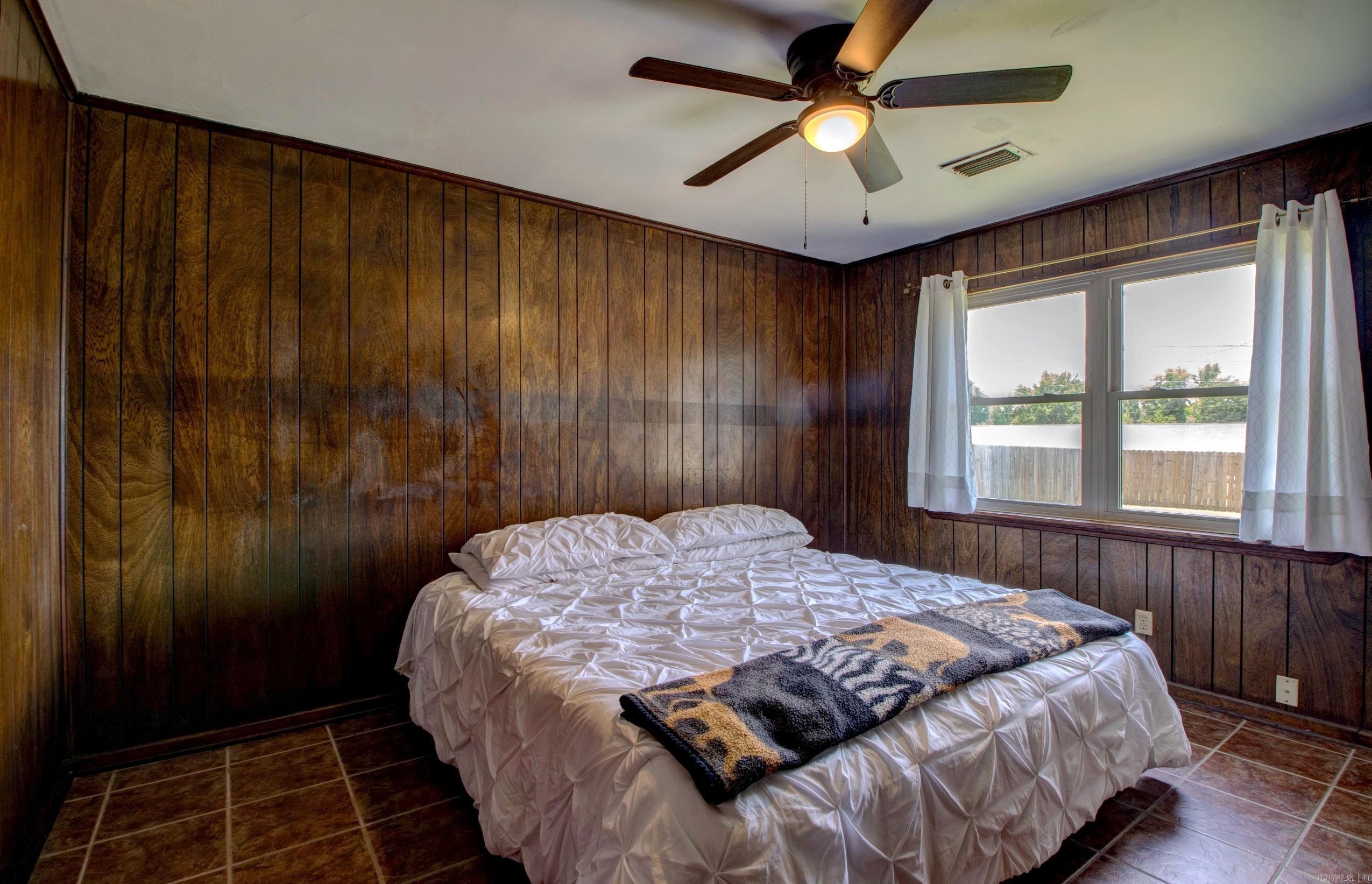 NORTH HILLS MANOR - Residential