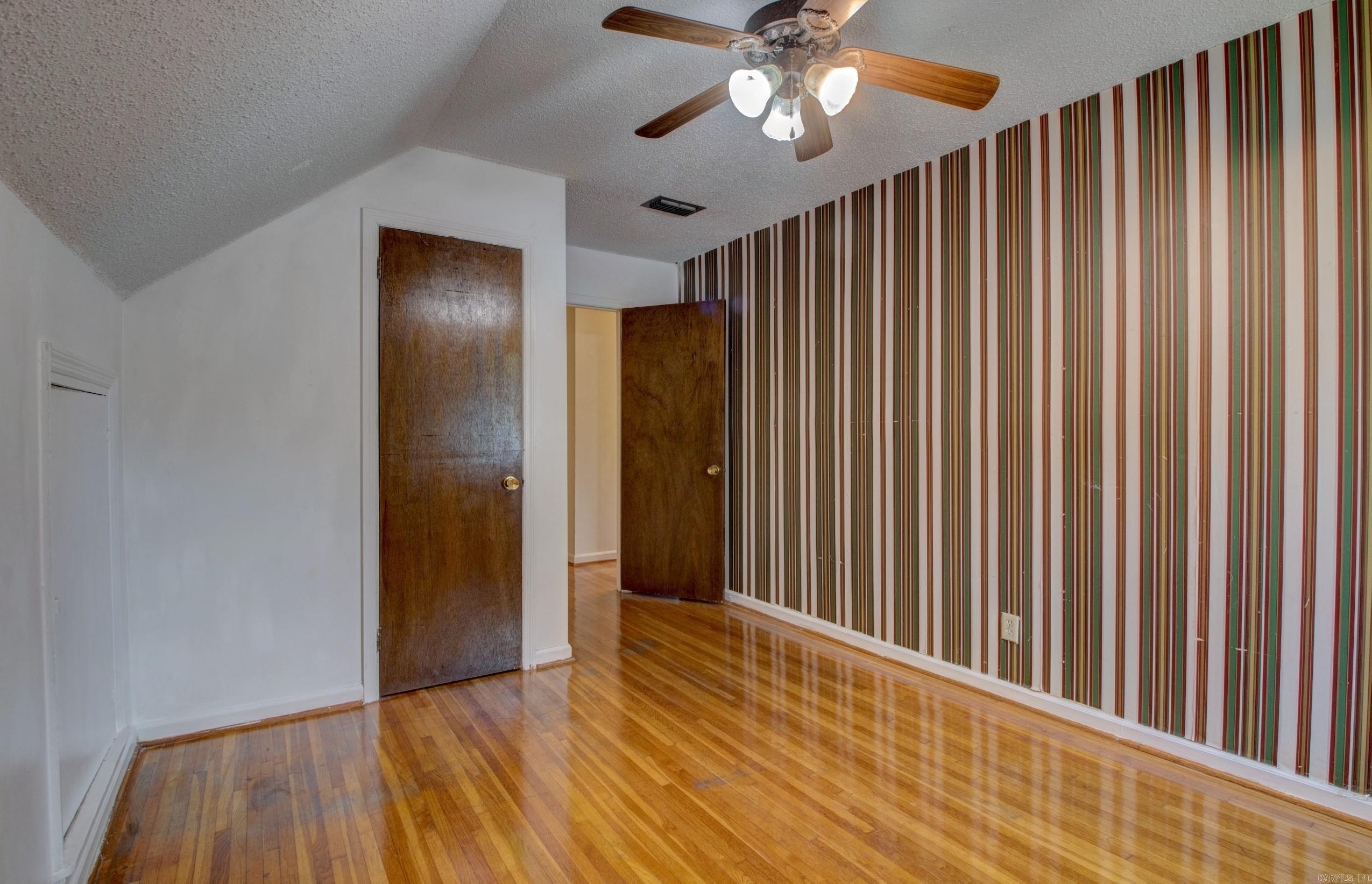 NORTH HILLS MANOR - Residential