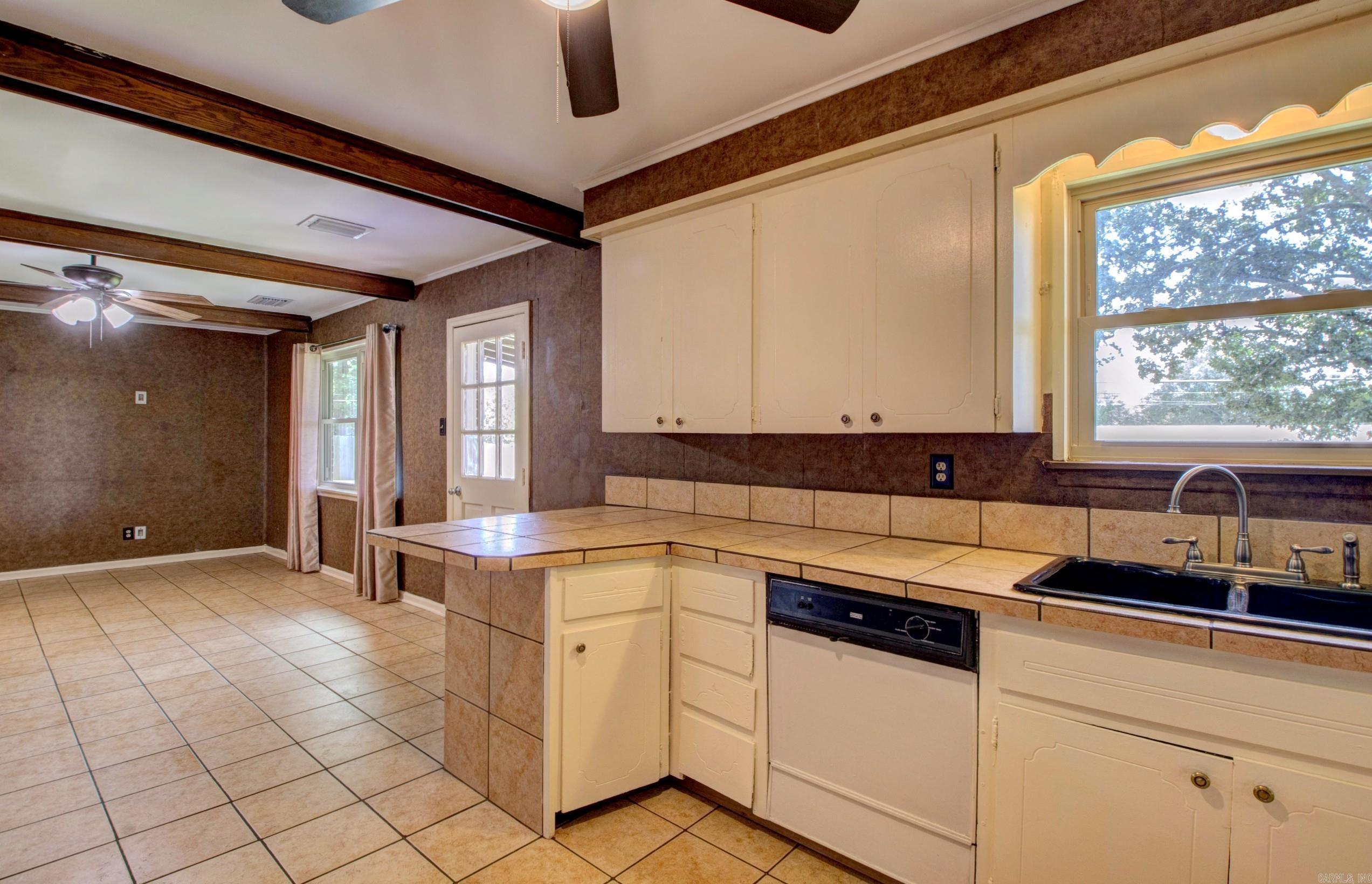 NORTH HILLS MANOR - Residential