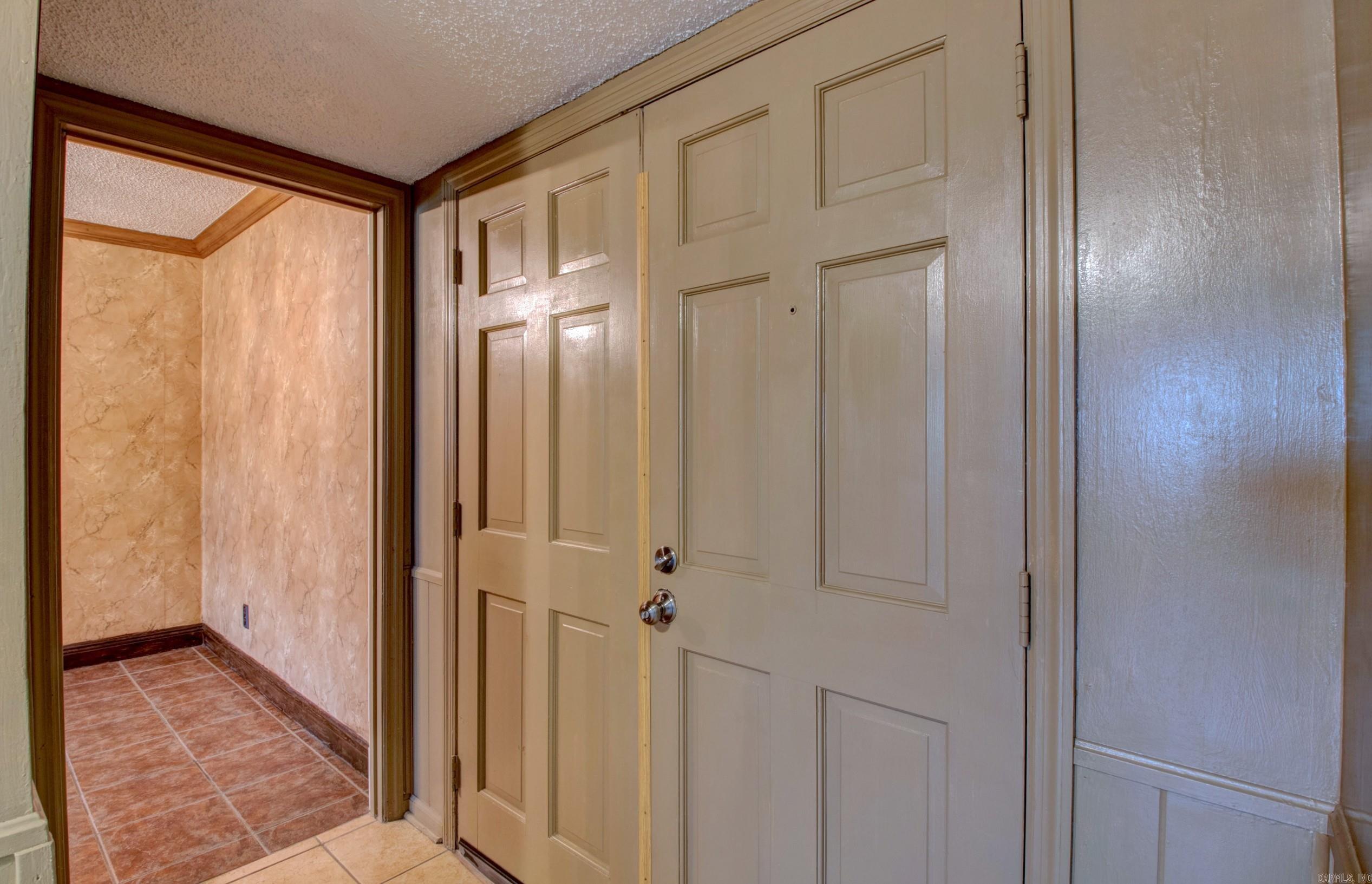 NORTH HILLS MANOR - Residential