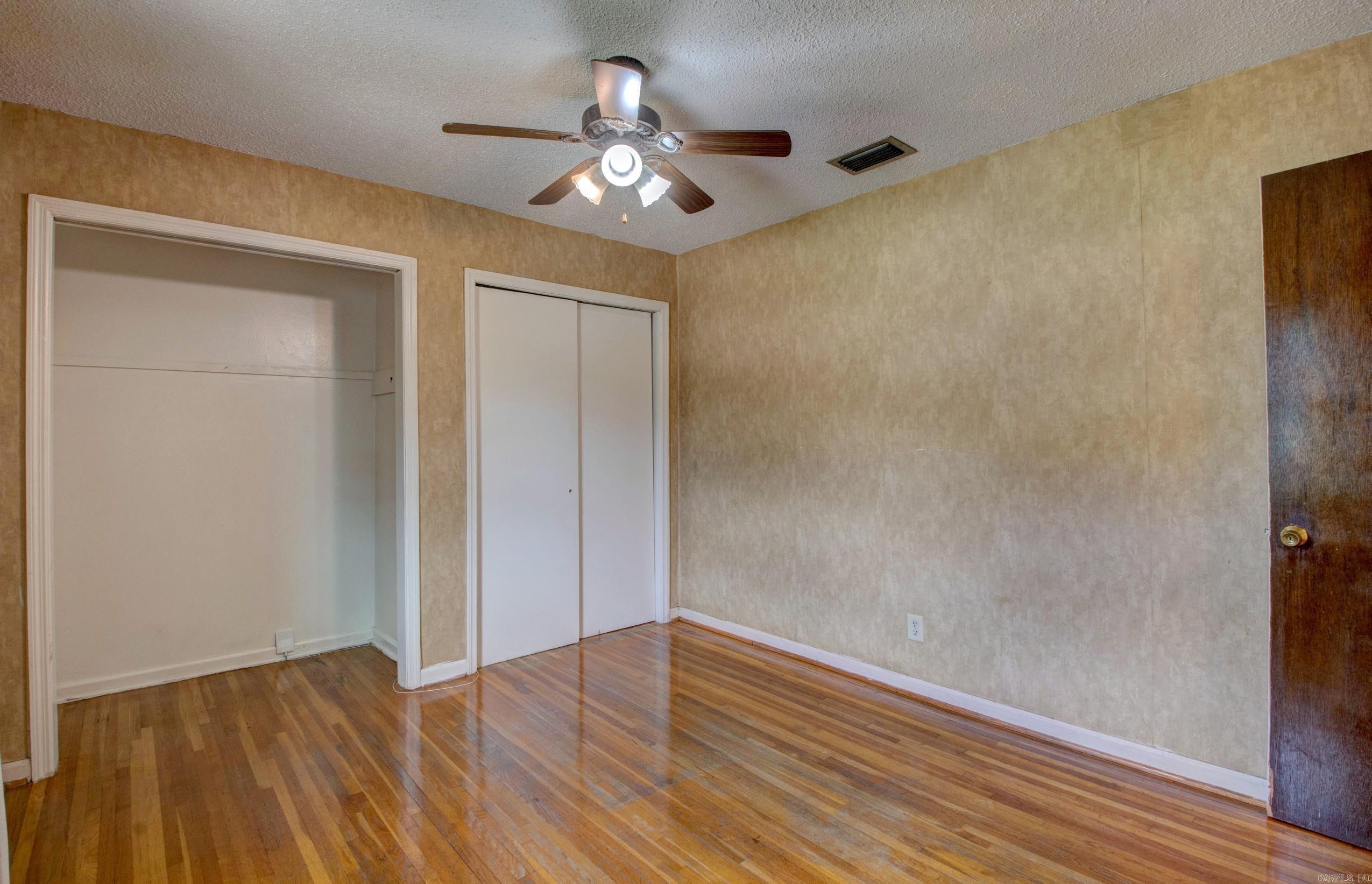 NORTH HILLS MANOR - Residential