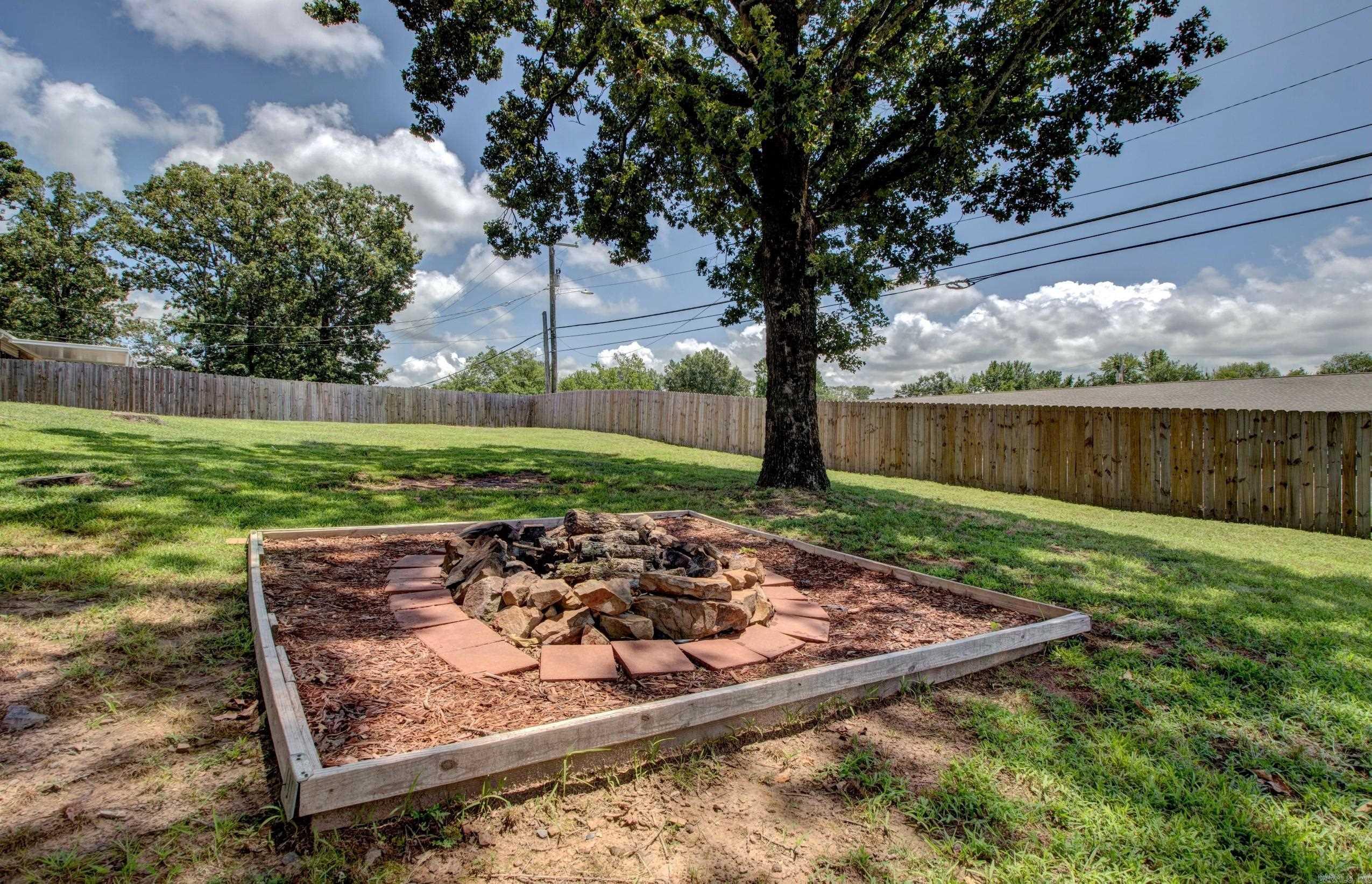 NORTH HILLS MANOR - Residential