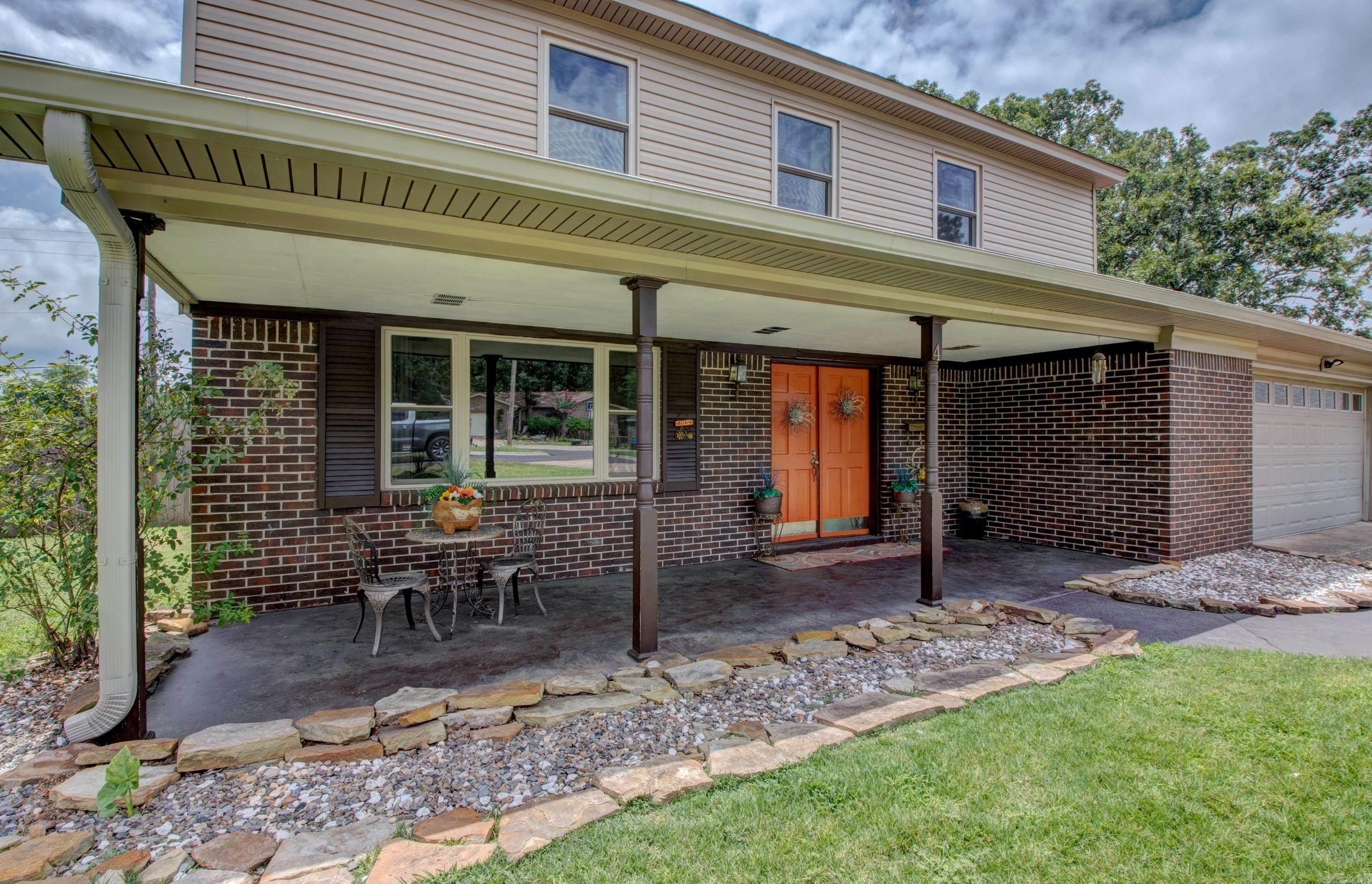 NORTH HILLS MANOR - Residential