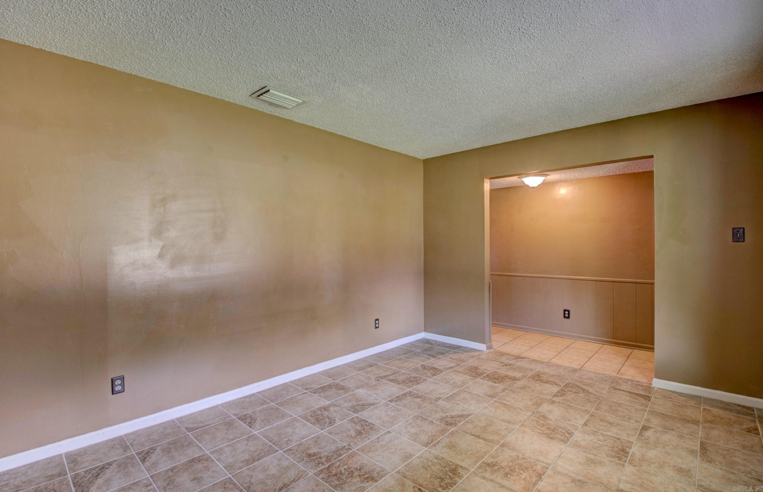 NORTH HILLS MANOR - Residential