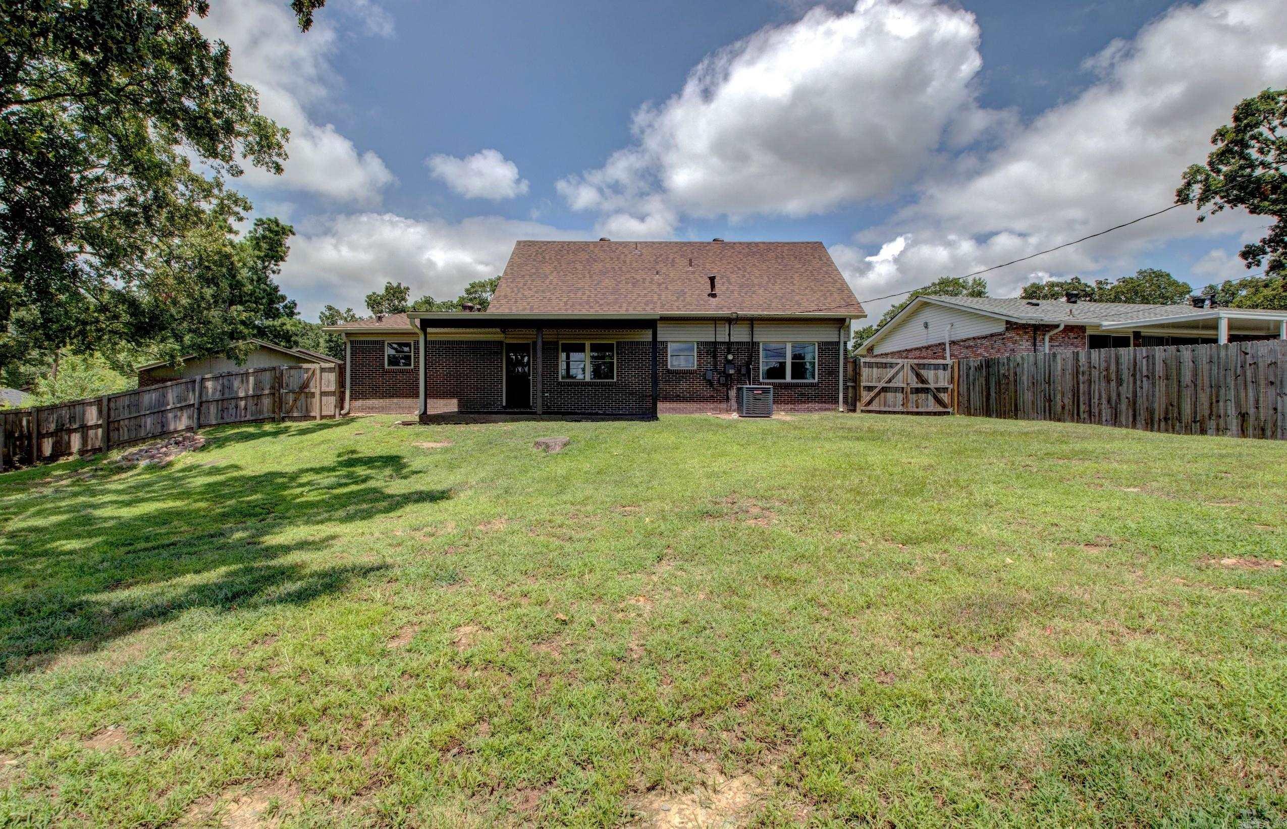 NORTH HILLS MANOR - Residential