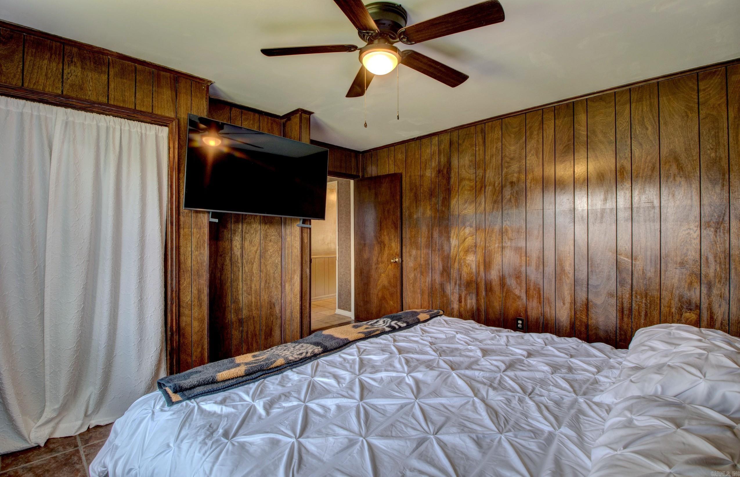 NORTH HILLS MANOR - Residential