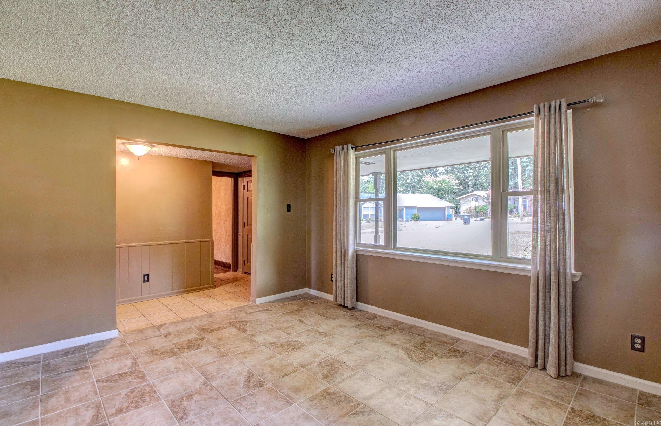 NORTH HILLS MANOR - Residential