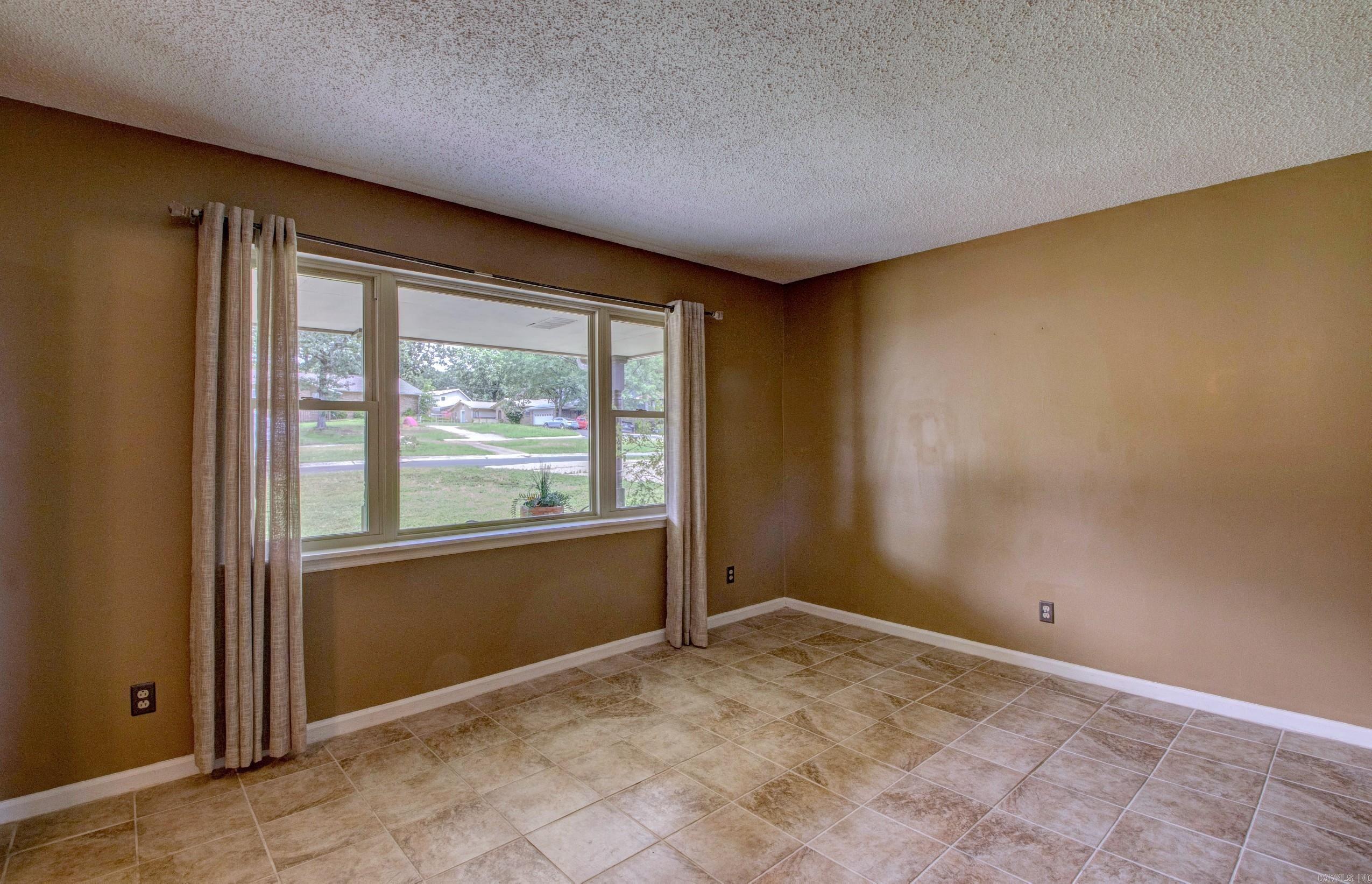 NORTH HILLS MANOR - Residential