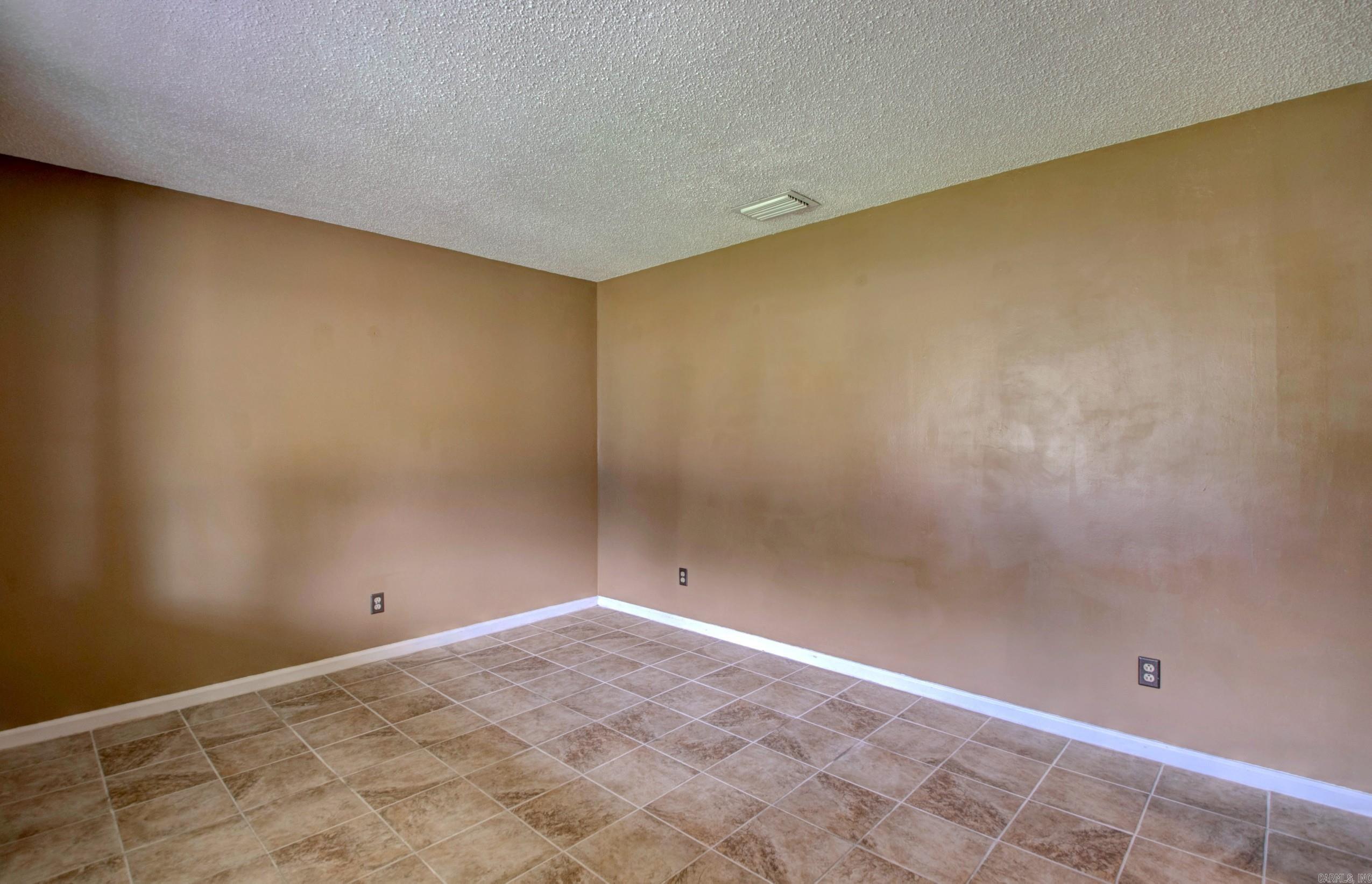 NORTH HILLS MANOR - Residential