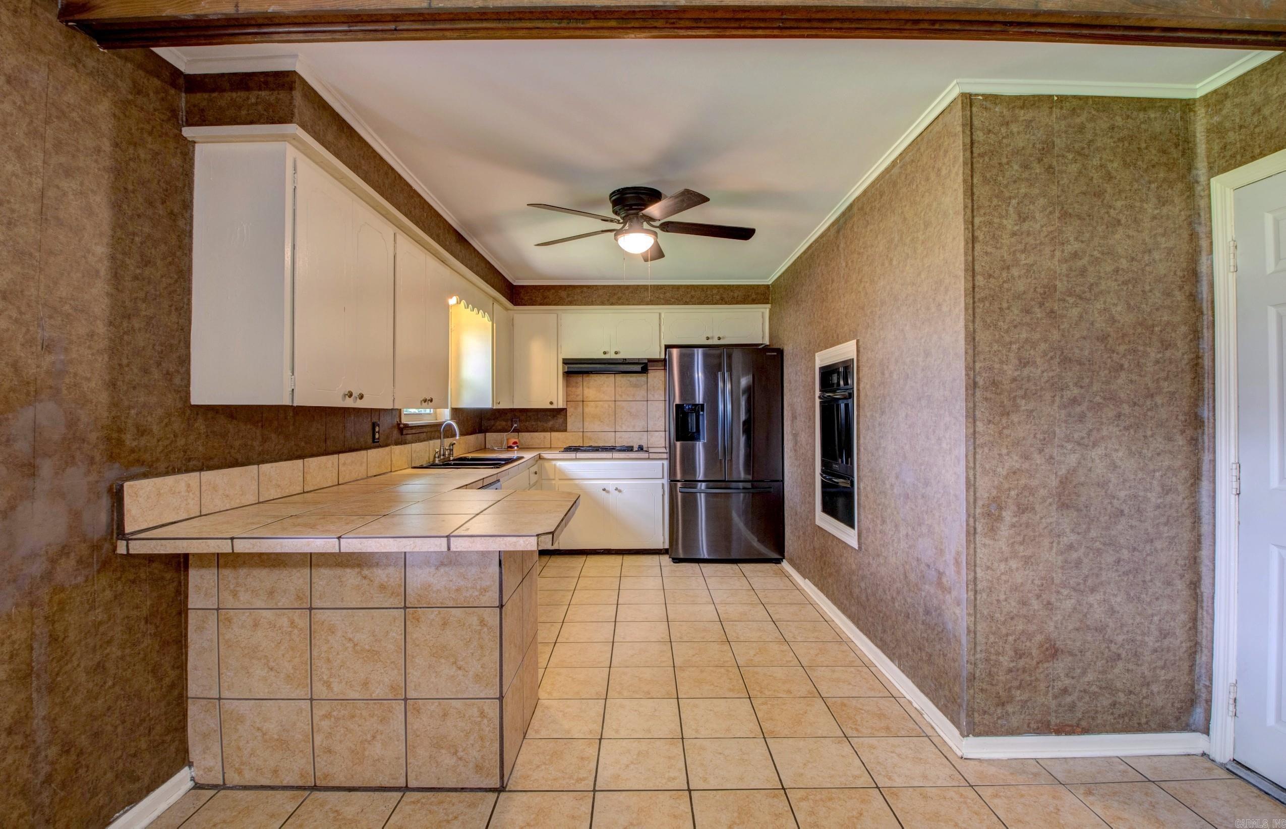 NORTH HILLS MANOR - Residential