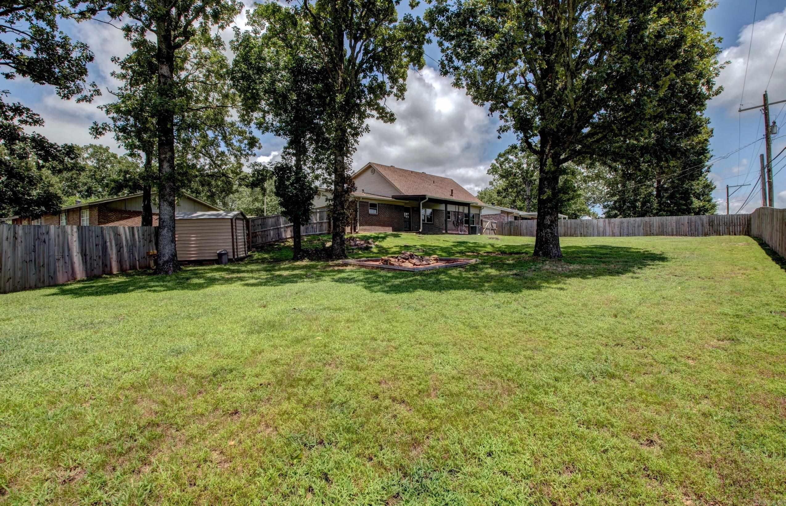 NORTH HILLS MANOR - Residential