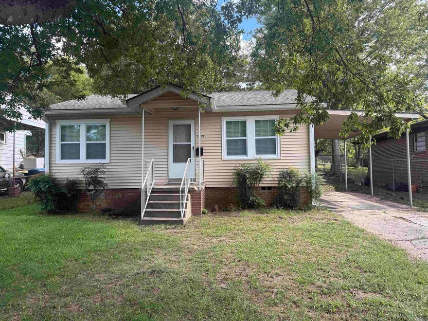 Charming 2-bedroom, 1-bath home in Little Rock with a convenient carport. This property is move-in ready for a first-time homeowner or a great addition to an investment portfolio. New roof, HVAC and ducting, tankless water heater, appliances are all new! A couple of rooms have been repainted recently as well as some new windows installed! With its cozy layout and solid potential, it’s the perfect opportunity to own or invest in Little Rock real estate!